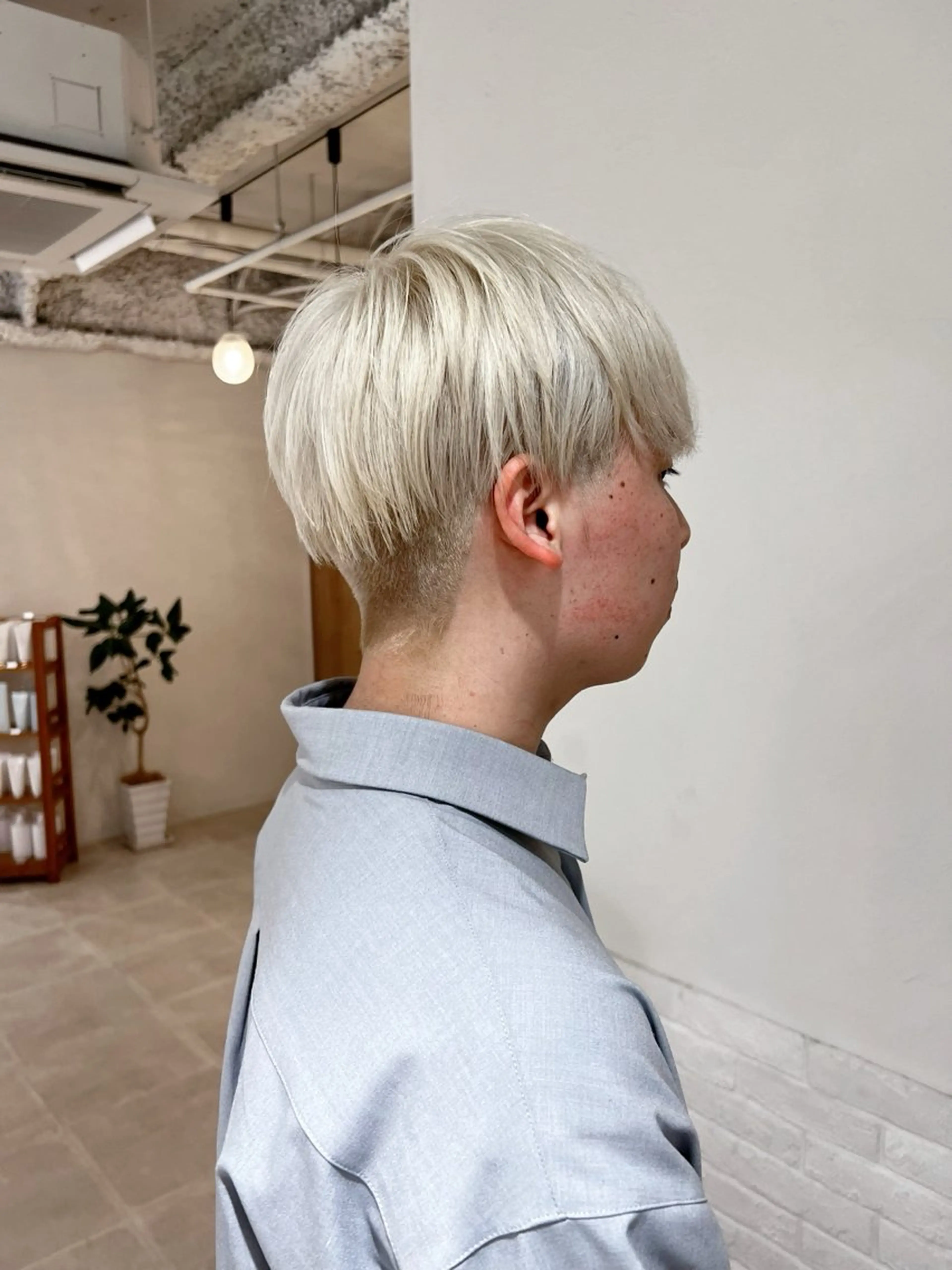 ショート カラー ヘアカラー たかはた すずかのヘアスタイル