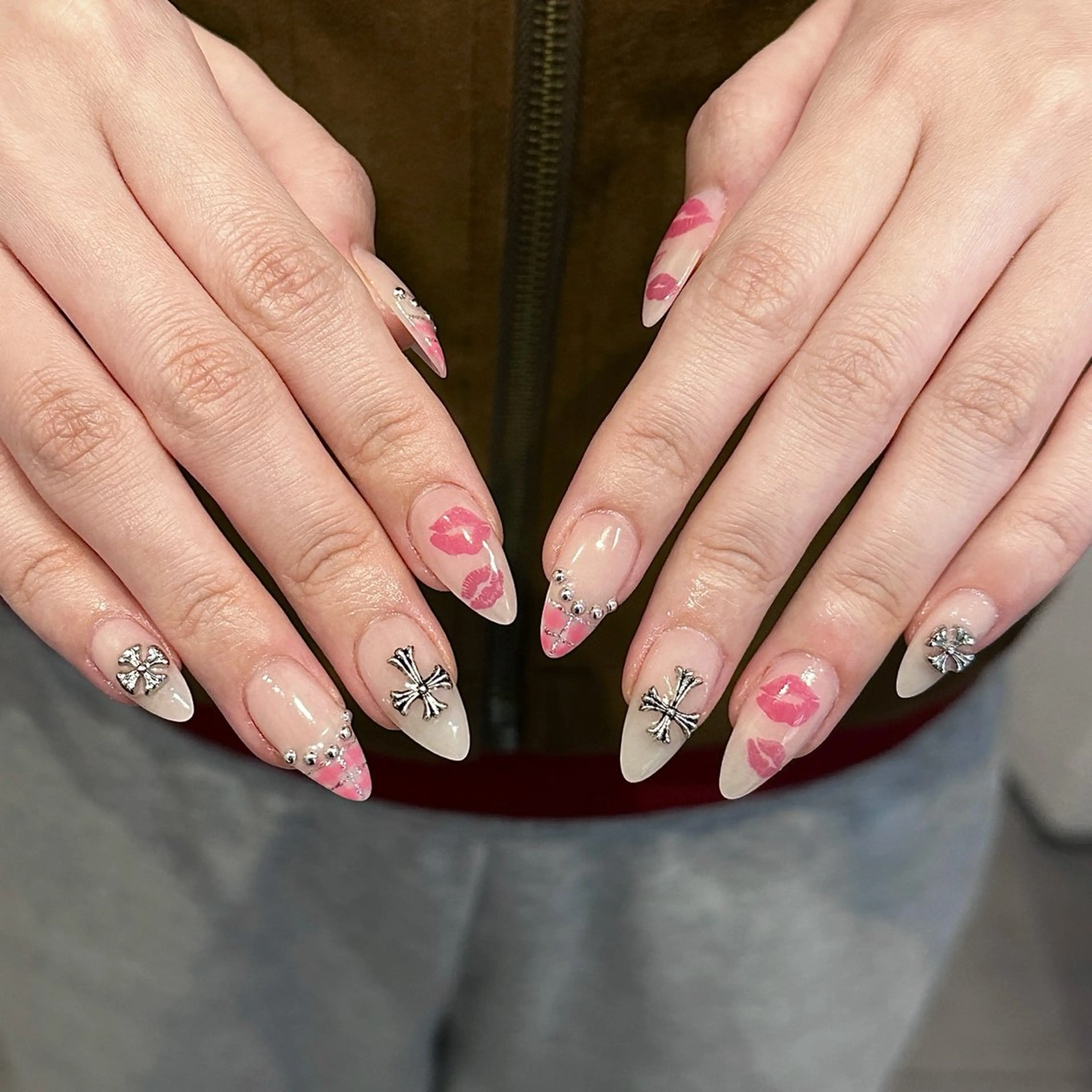 ネイル AIKO🐈‍⬛⭐︎ 大阪/y2k/個性派のネイルデザイン