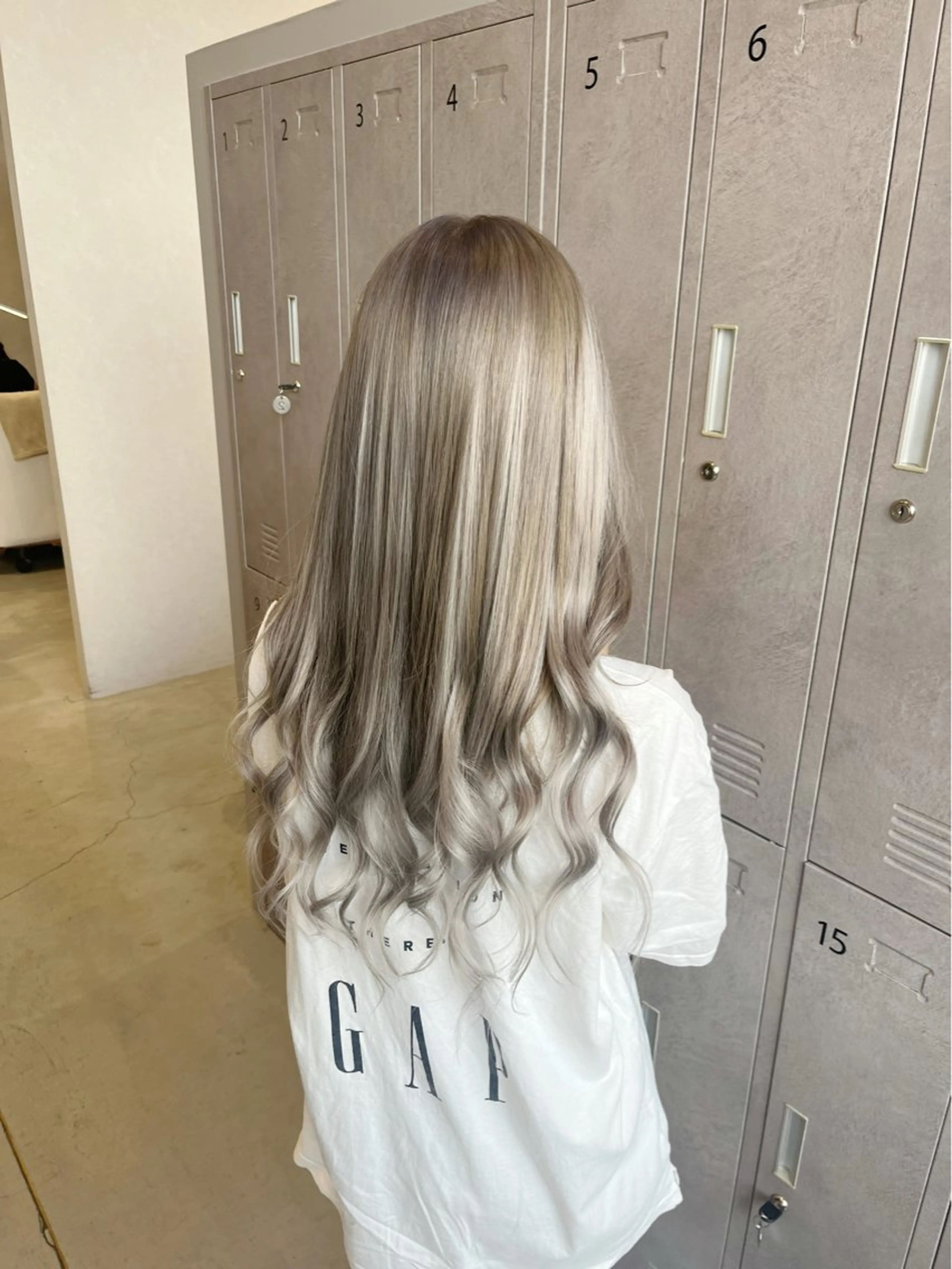 カラー ダブルカラー カット ヘアカラー トリートメント エクステ 斉藤 果音のヘアスタイル