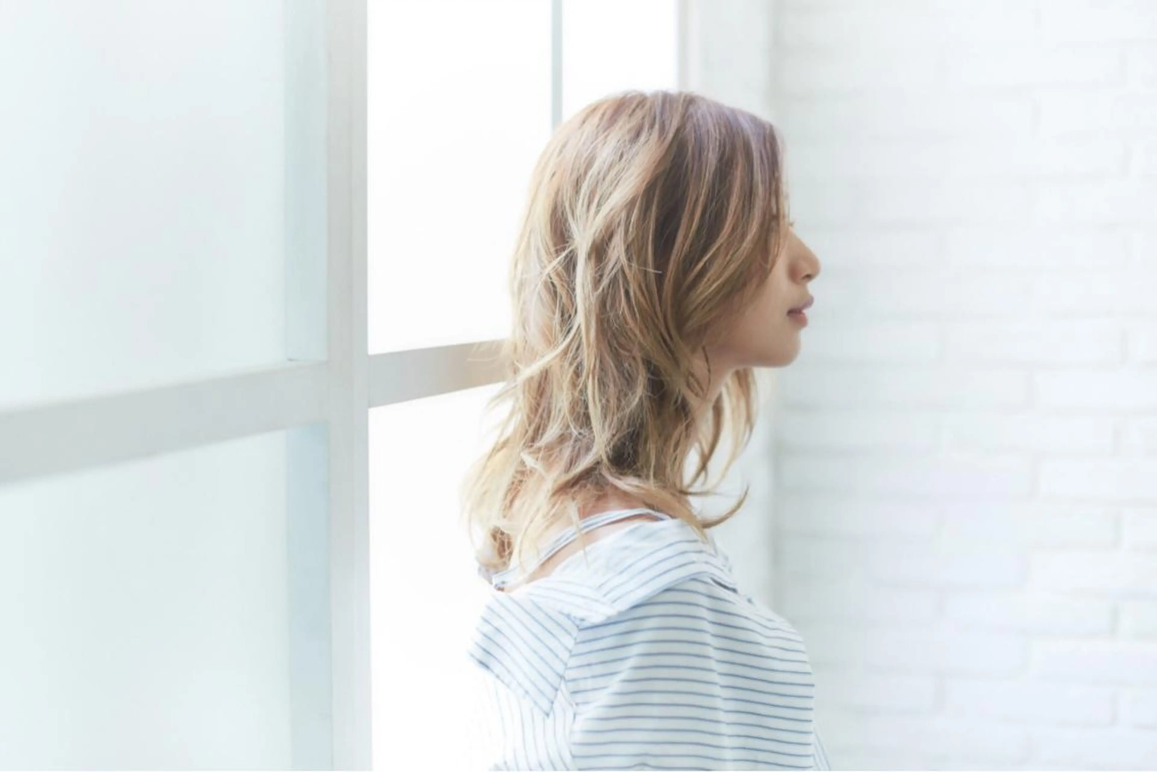 ミディアム カラー THE DAY所属・AKI HASHIMOTOのヘアスタイル