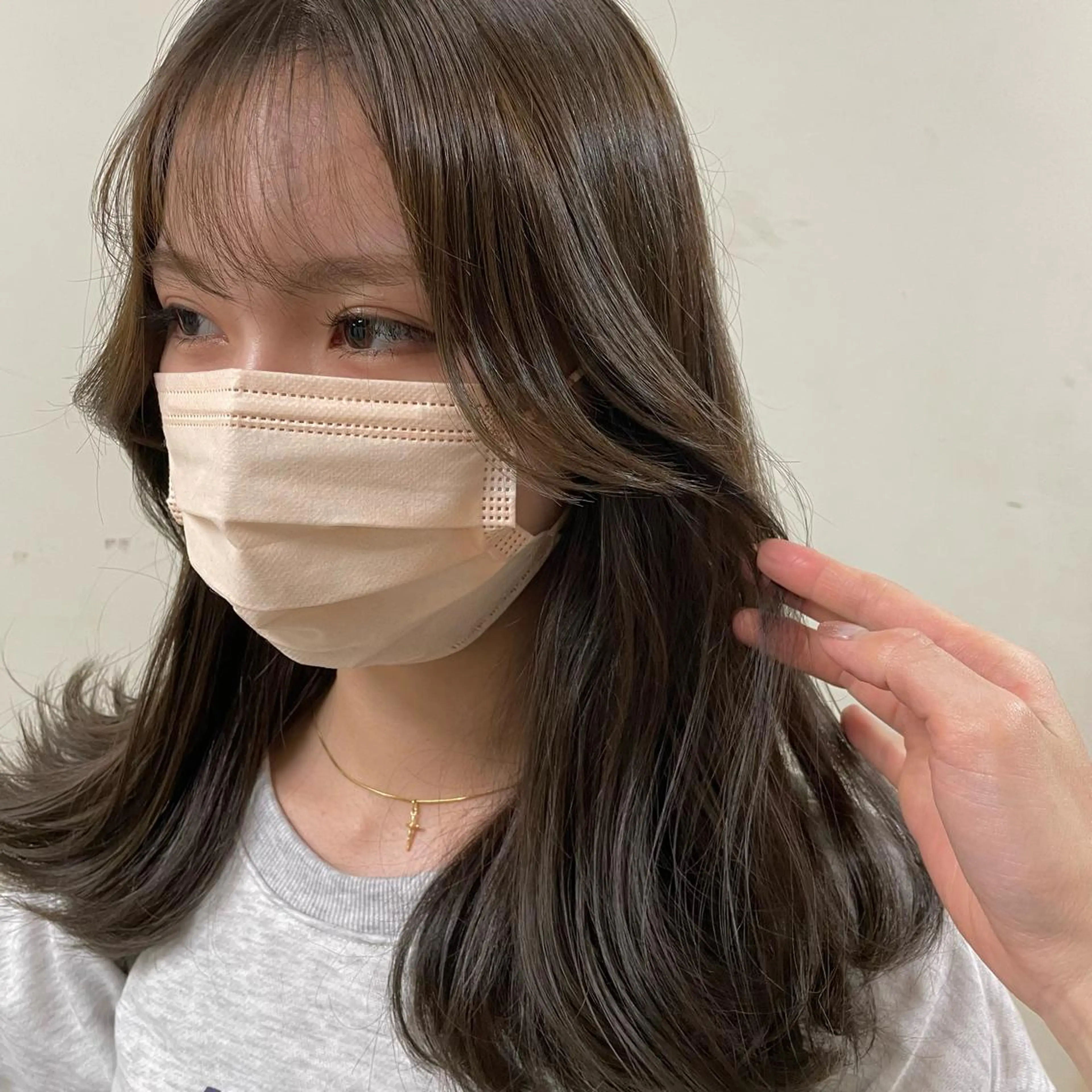セミロング カラー ヘアアレンジ ヘアカラー 縮毛矯正 トリートメント maoブリーチ無し 似合わせカラーのヘアスタイル