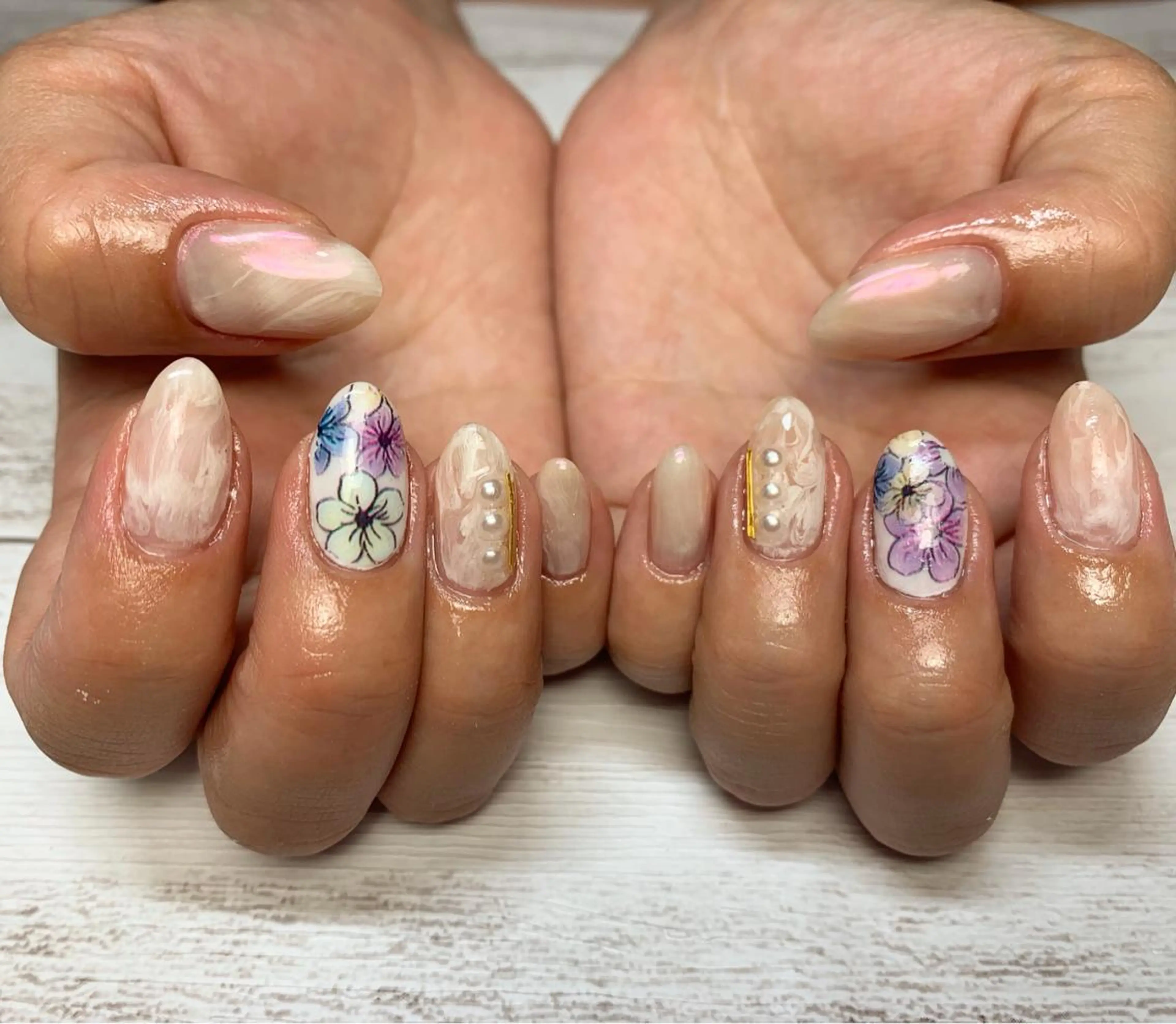 ネイル 菅野 愛花のネイルデザイン