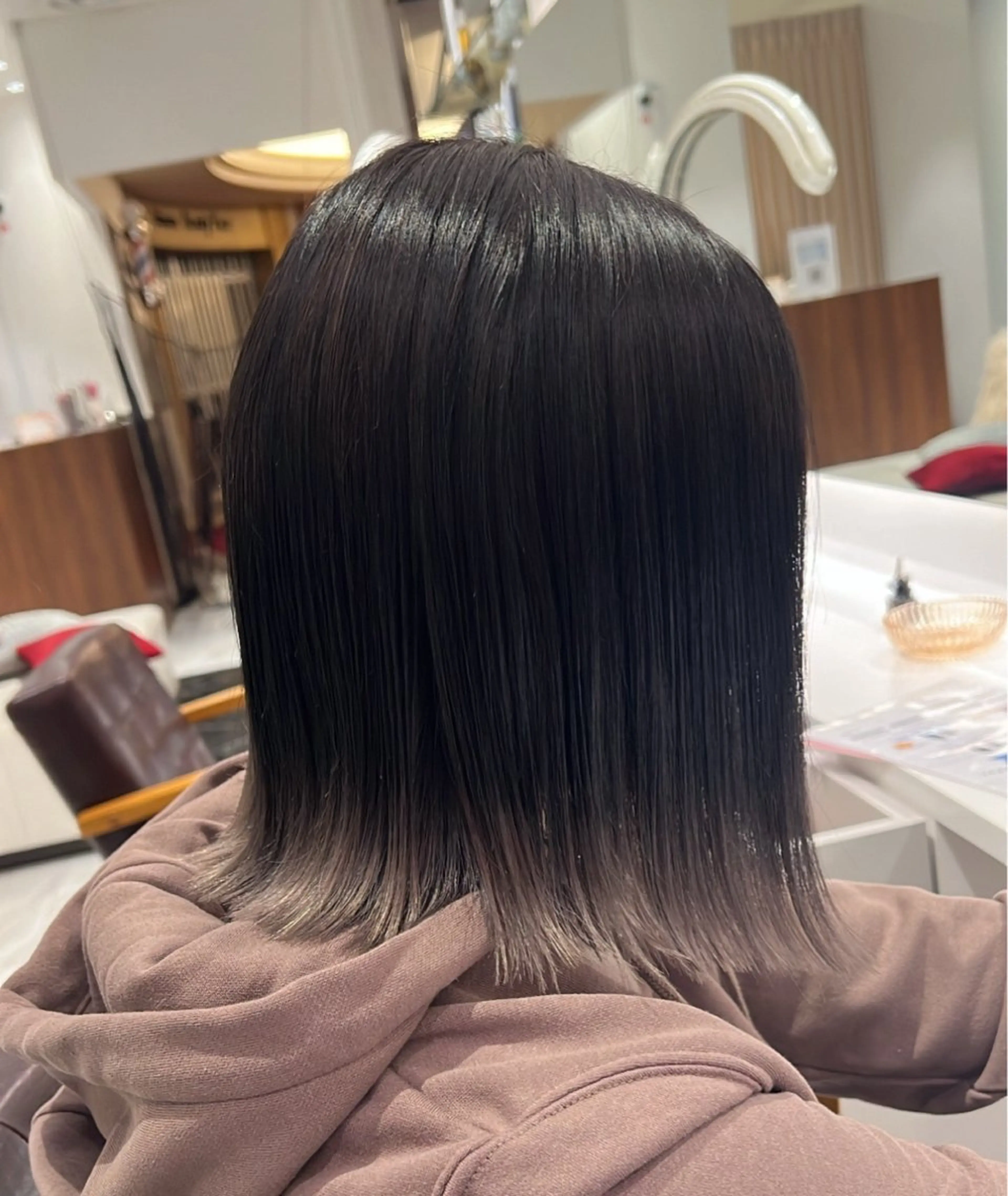 ミディアム カラー 浦﨑 笑美里のヘアスタイル