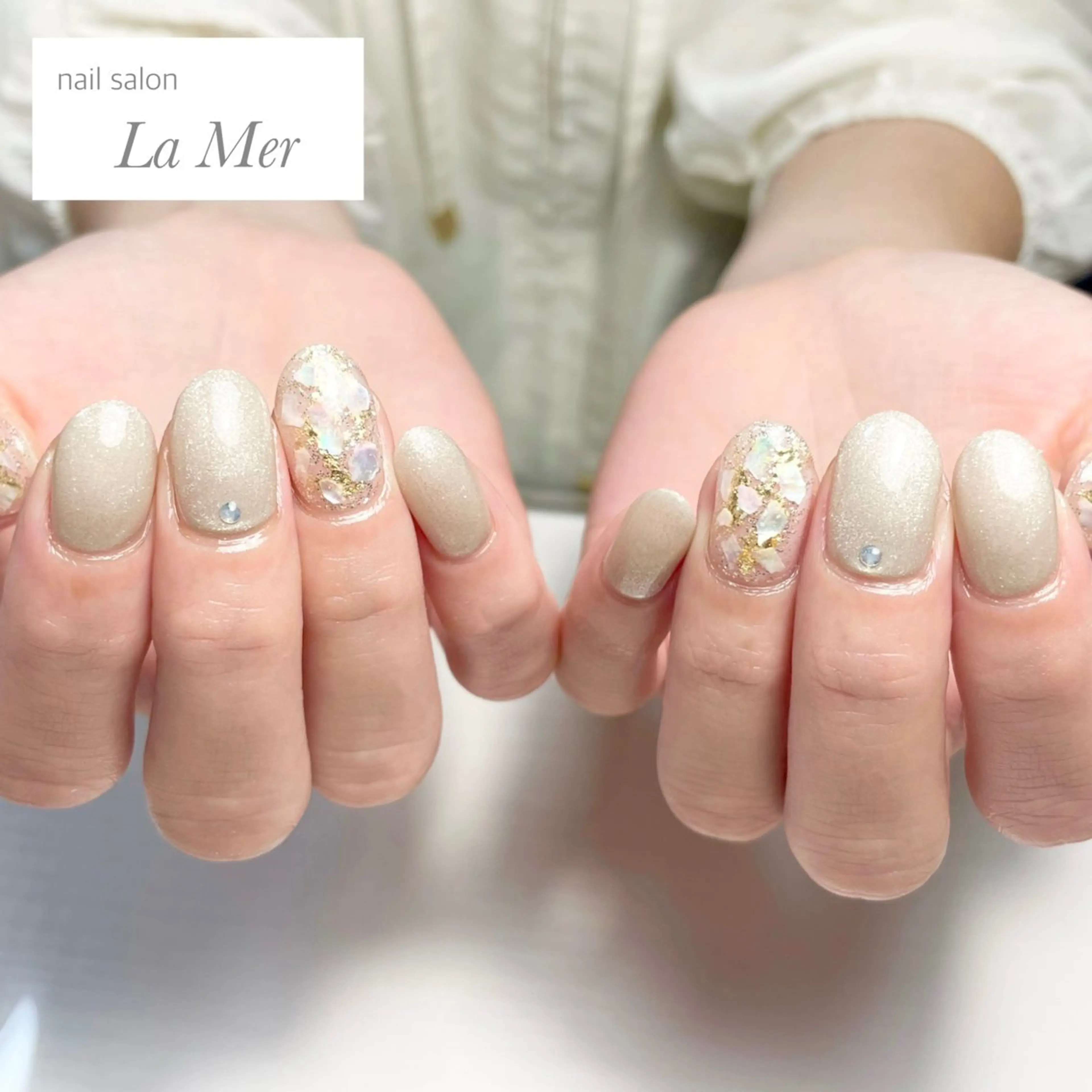 ネイル マグネットネイル シルバー シンプルネイル 夏ネイル ホワイト ハンドネイル nailsalon La Merのネイルデザイン