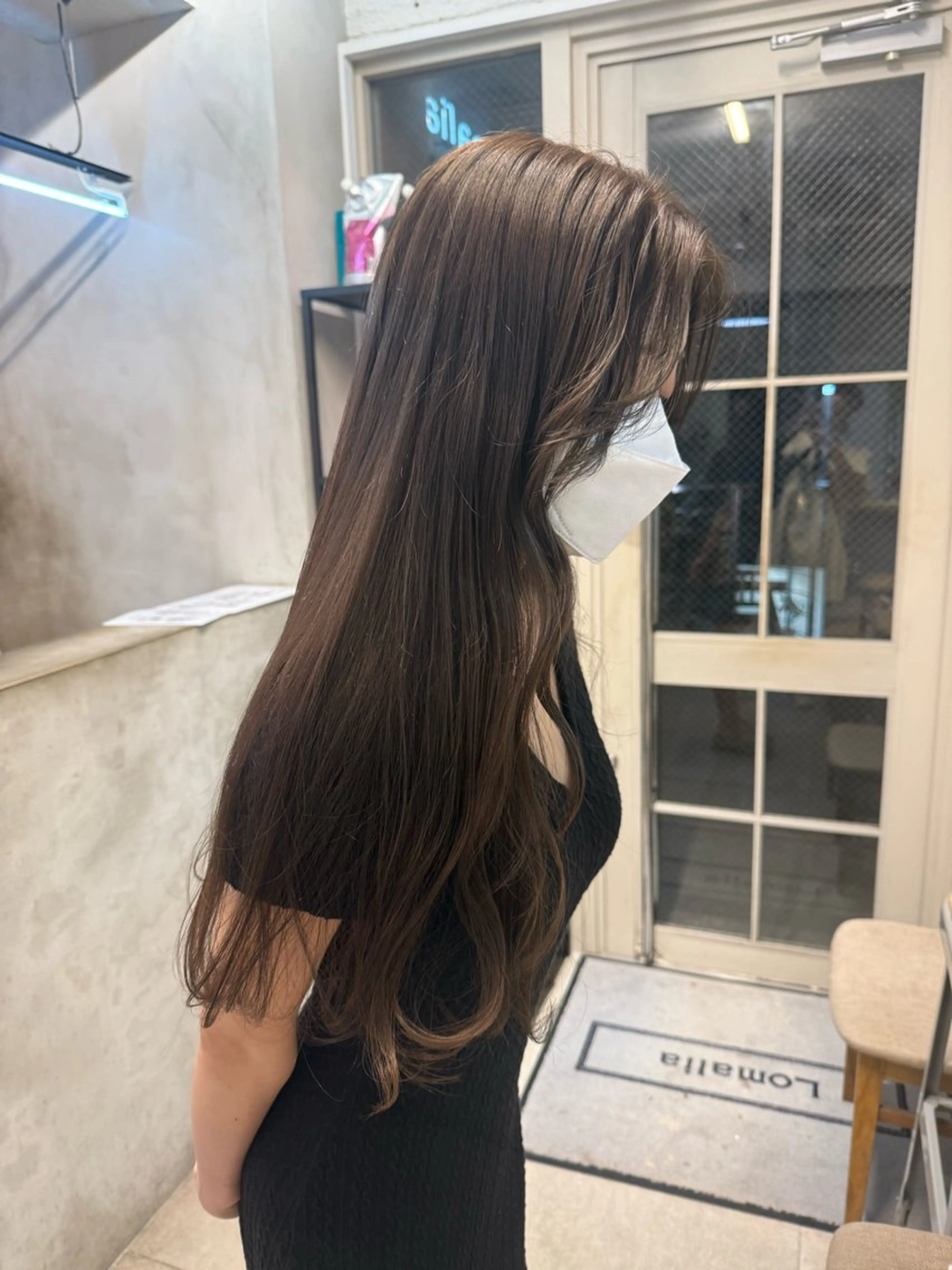 ロング カラー ミルクティー× グレージュMOMOのヘアスタイル