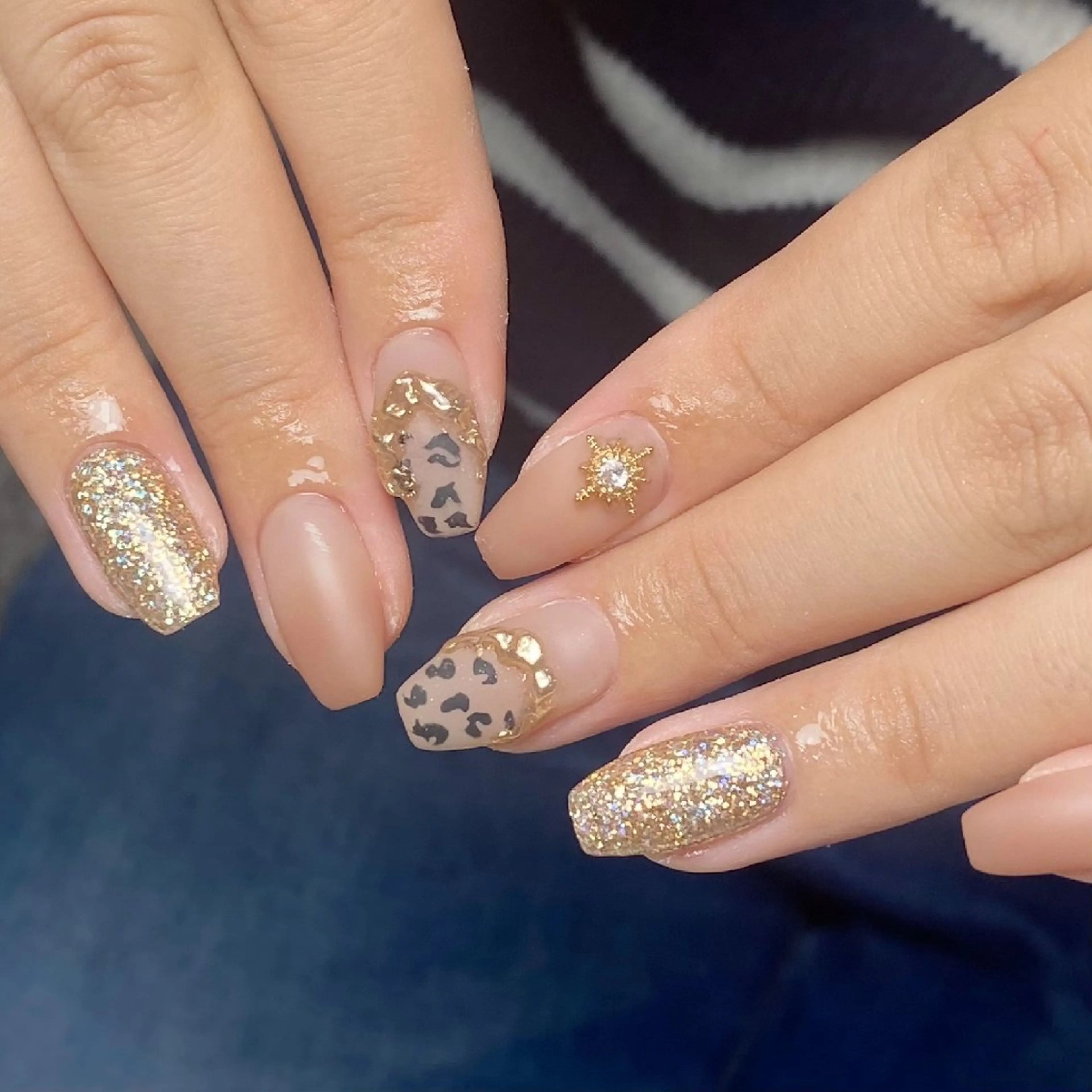 ネイル チークネイル フレンチネイル ジェルネイル ガーリー キラキラネイル ハンドネイル UM Nail Salonのネイルデザイン