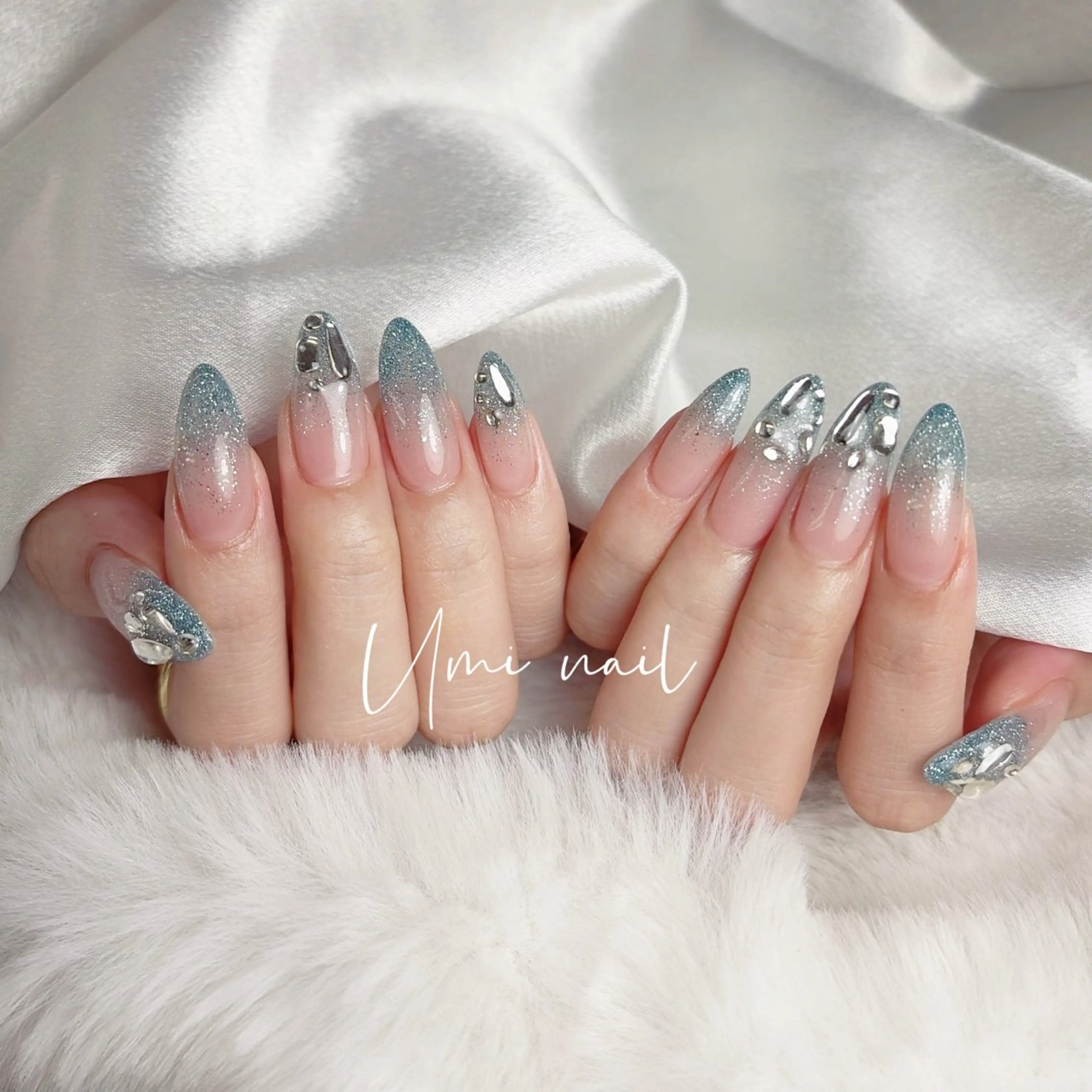 ネイル クリアネイル 成人式 長さ出し フラッシュネイル フットネイル Umi nail Salon所属・Umi.せい 🫧のネイルデザイン