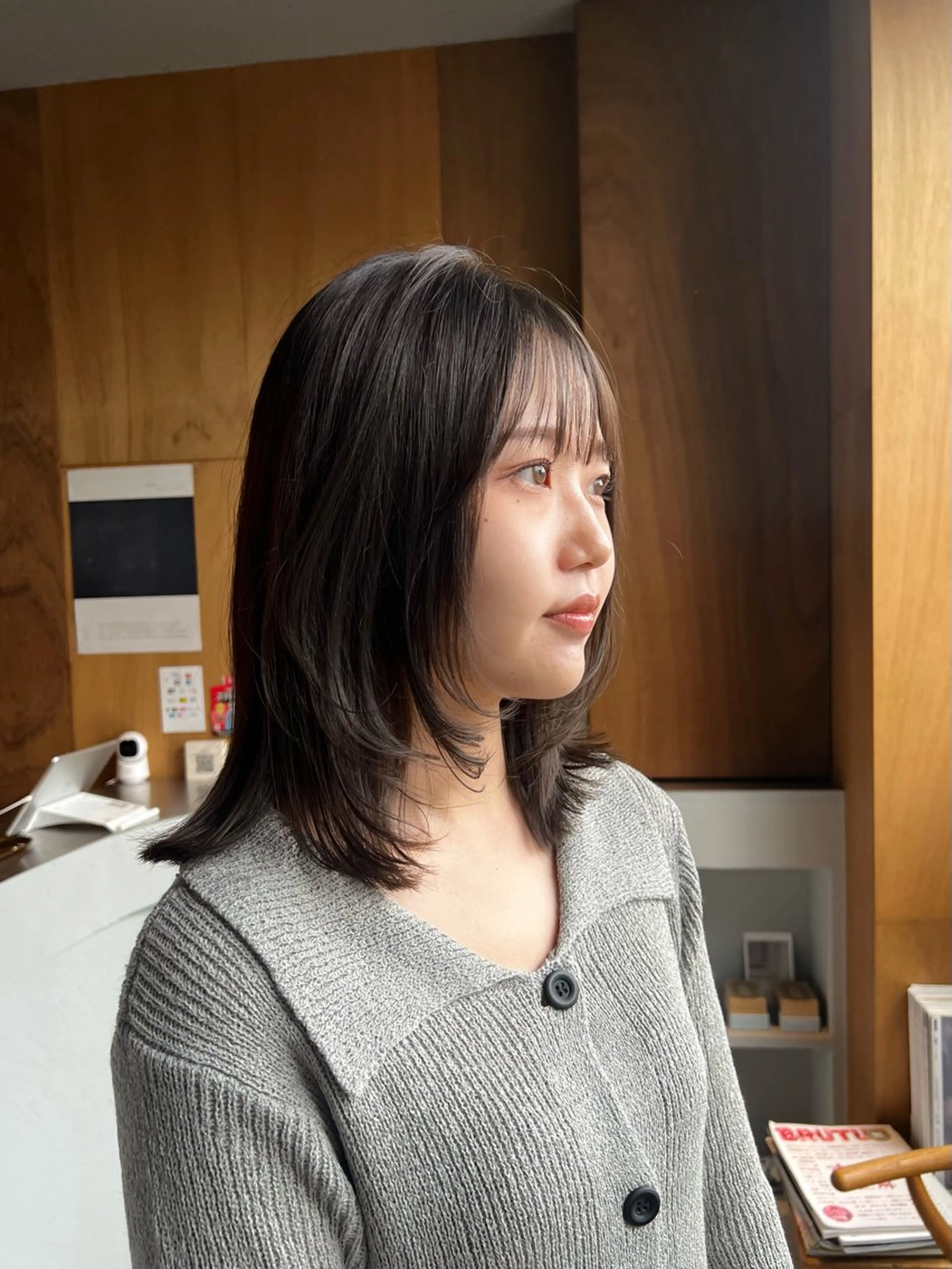 ミディアム くびれヘア 顔周りカット レイヤーカット 小顔カット duft. cocoroのヘアスタイル