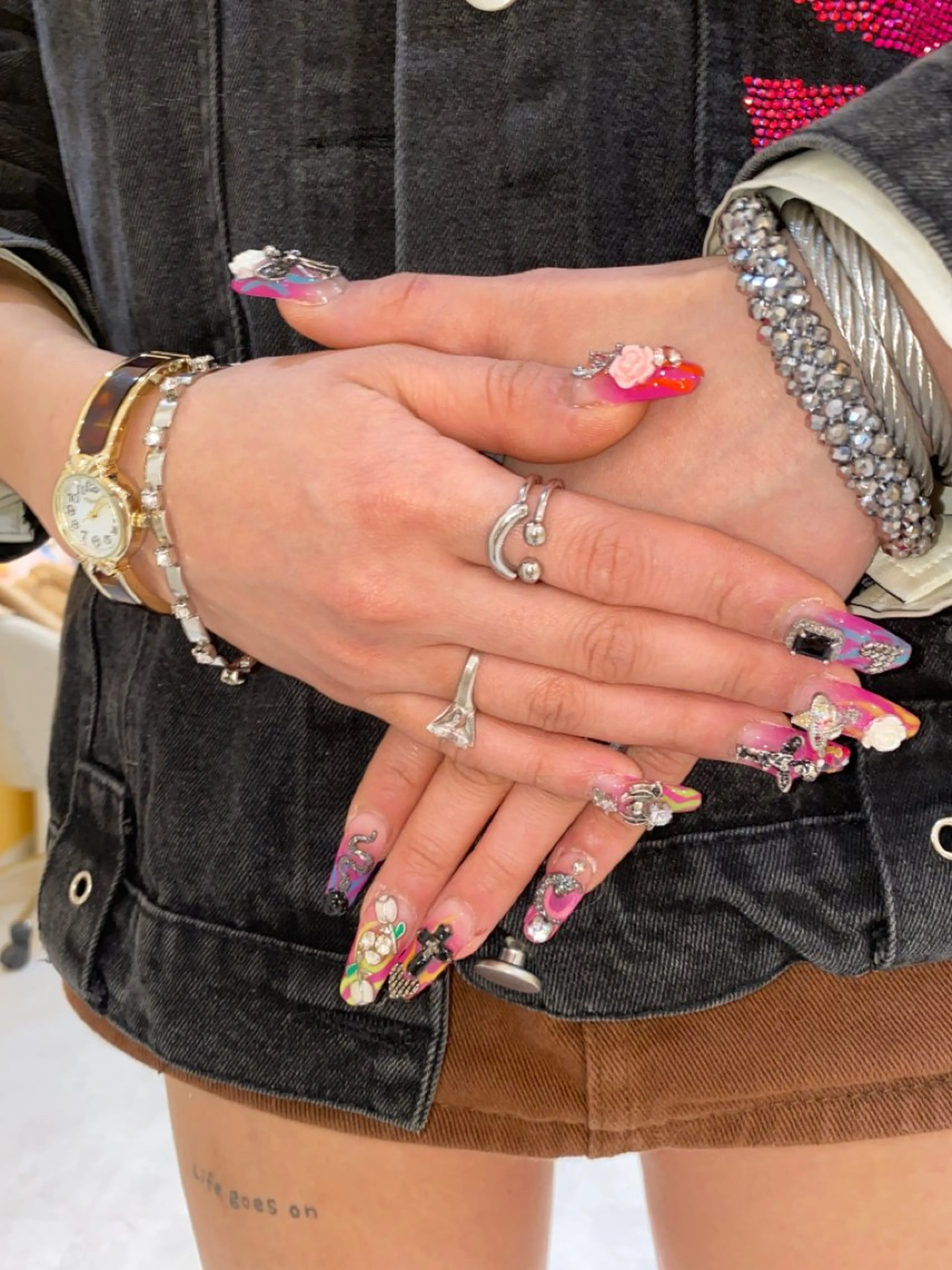 ネイル LEDアイラッシュ ∩_∩アオイのマツエク・マツパデザイン