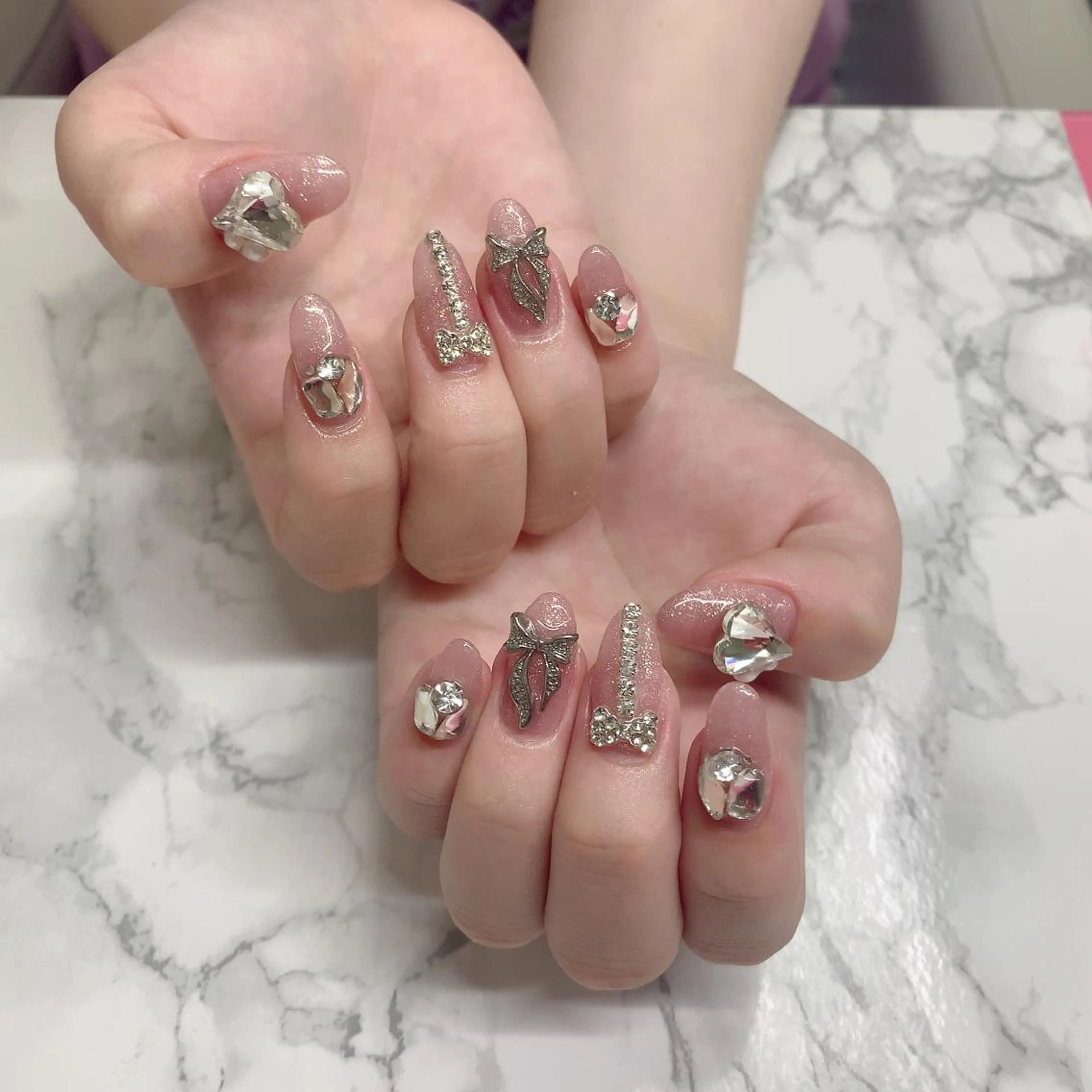 ネイル はな💎ネイル ワンホン、長さ出しのネイルデザイン