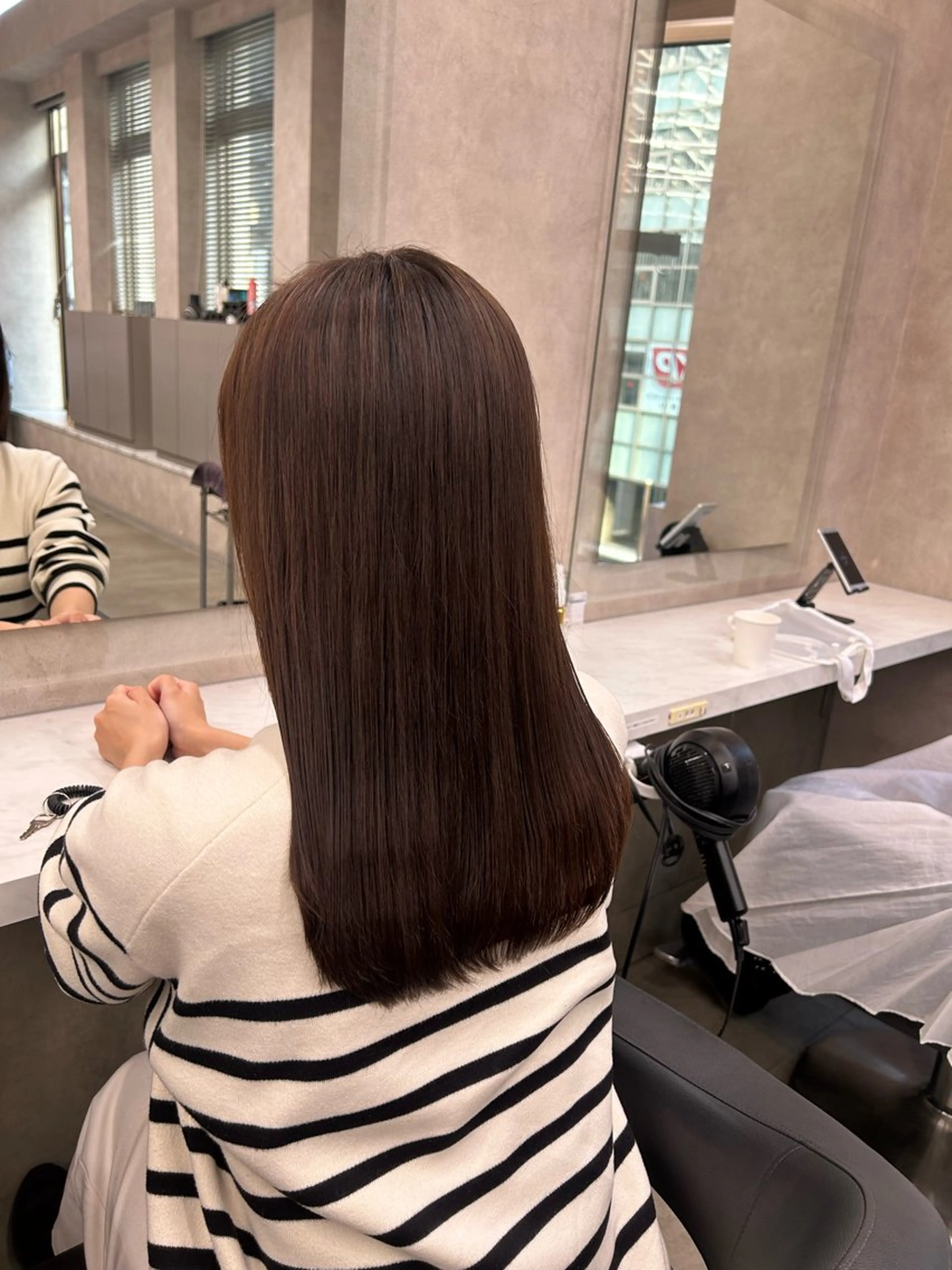 カラー ヘアカラー 透明感ベージュ🤎 ナチュラルレイヤーのヘアスタイル