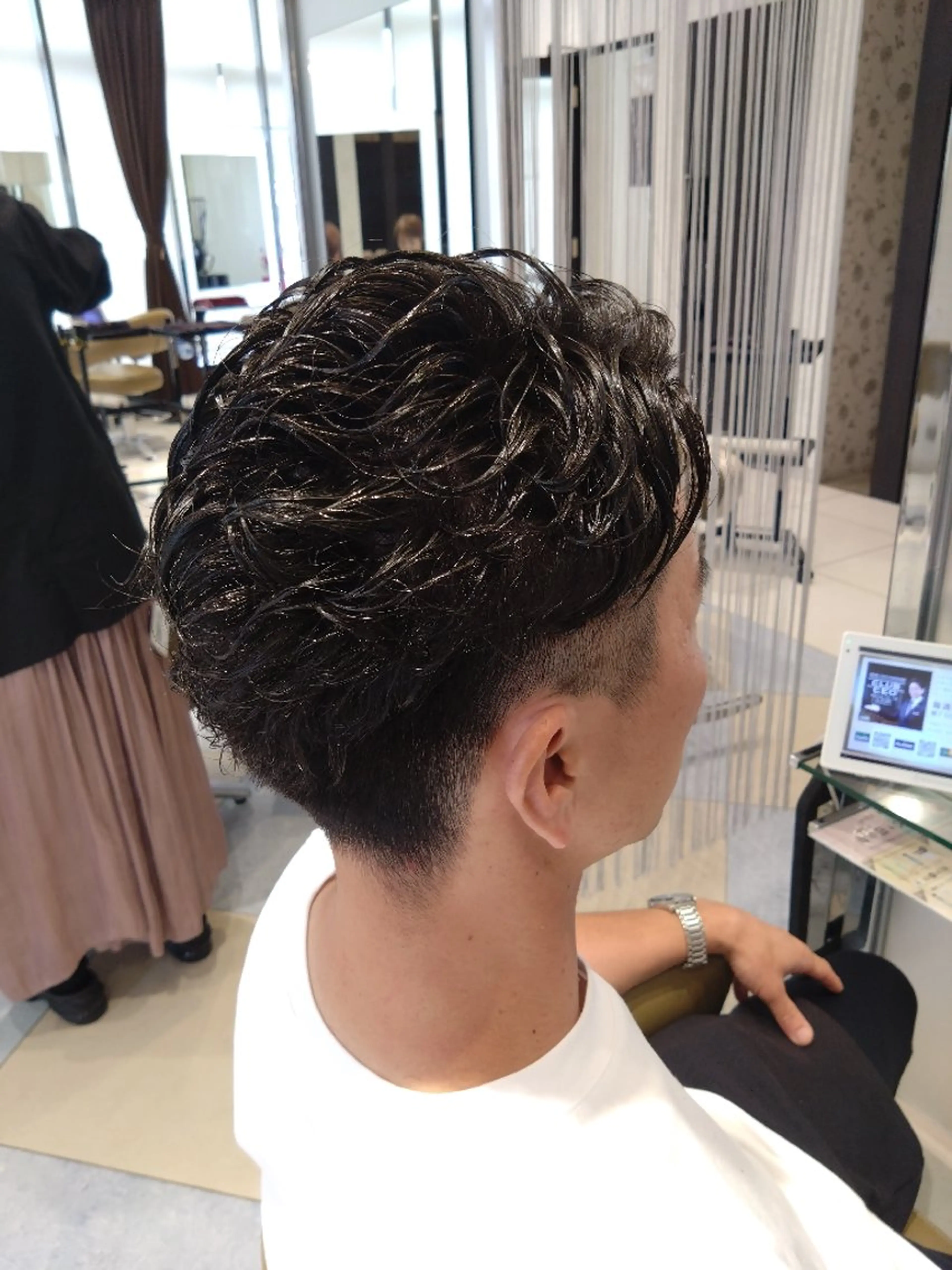 メンズ パーマ ショート 柏葉 和也のヘアスタイル