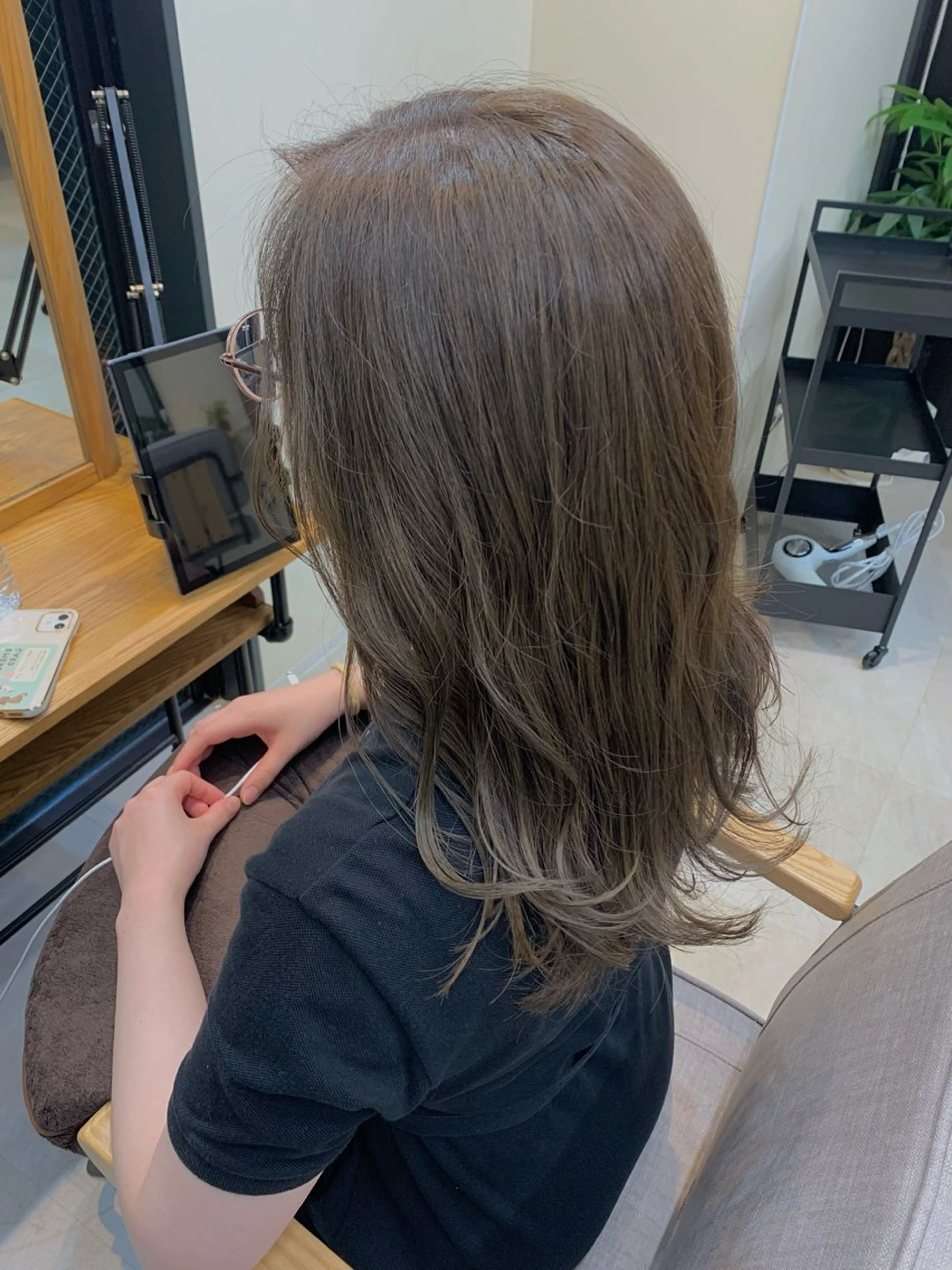 ロング カラー グレージュ イルミナカラー カーキグレージュ 髪質改善 ロング 桜木町2分/くびれ /ボブ/ナチュラルのヘアスタイル