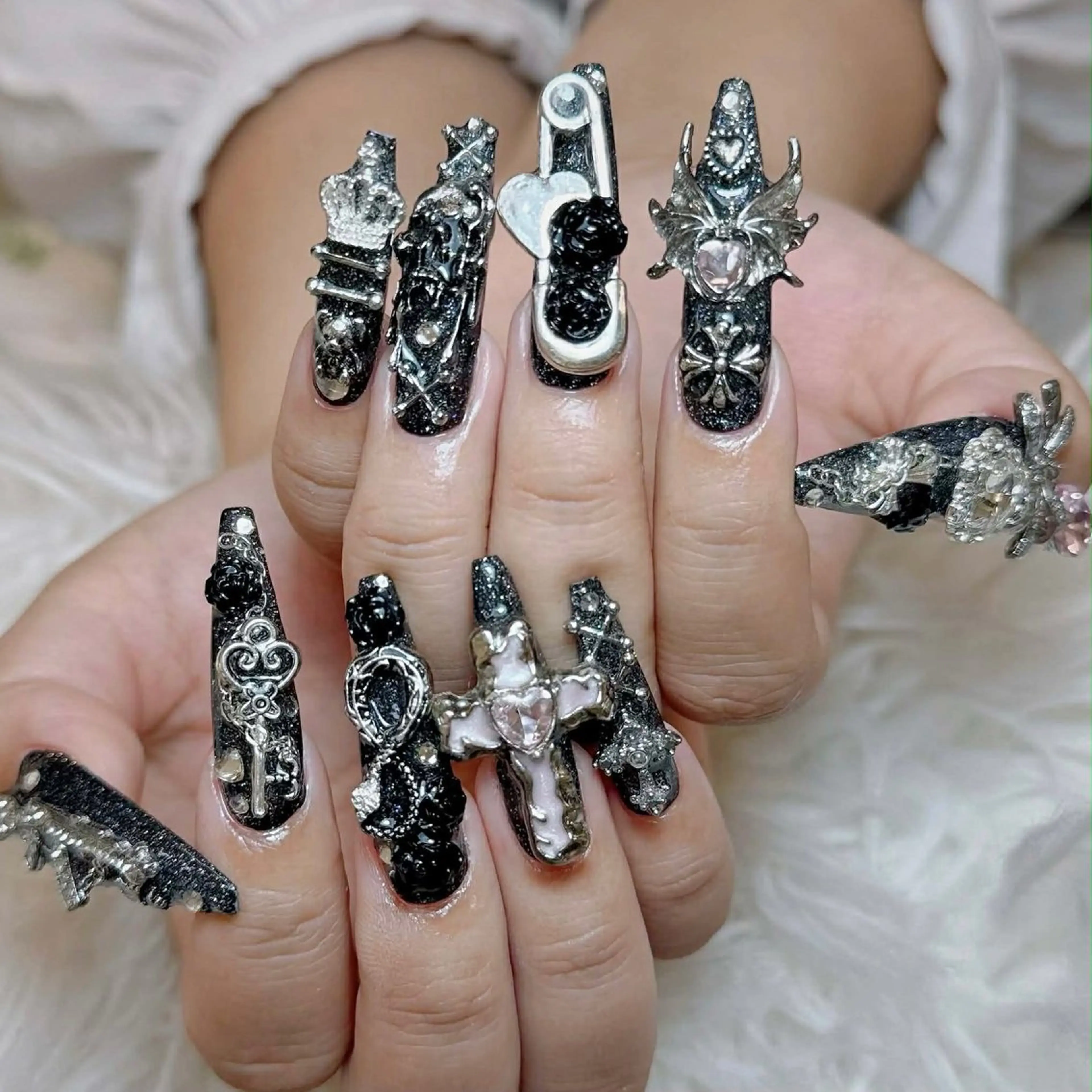 ネイル ANH NAIL ゴテゴテ専門店💎のネイルデザイン