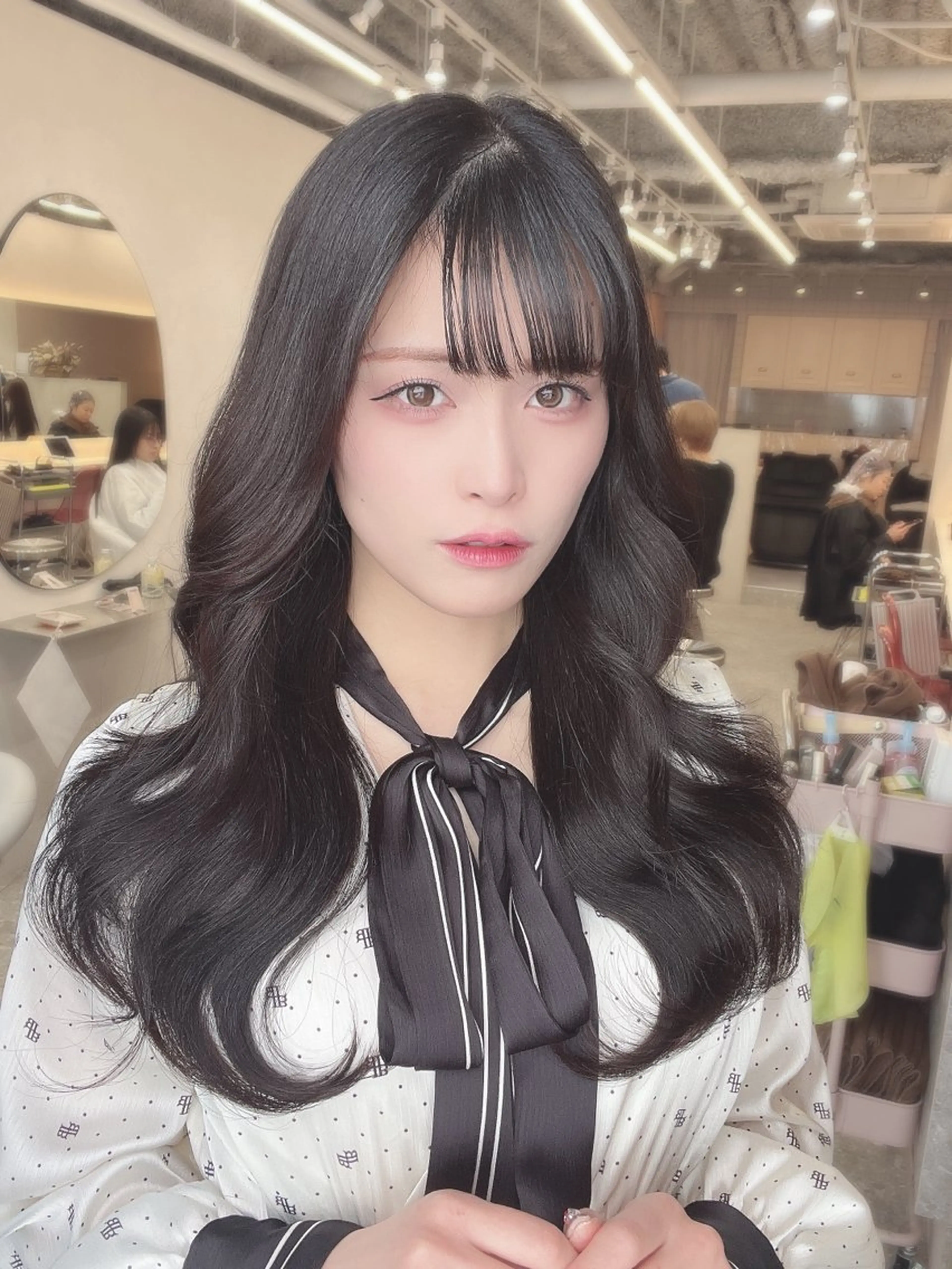 セミロング カラー シールエクステ ブリーチ ダブルカラー イヤリングカラー インナーカラー カット ヘアカラー トリートメント 新宿/韓国風レイヤー エクステ/森悠斗のヘアスタイル