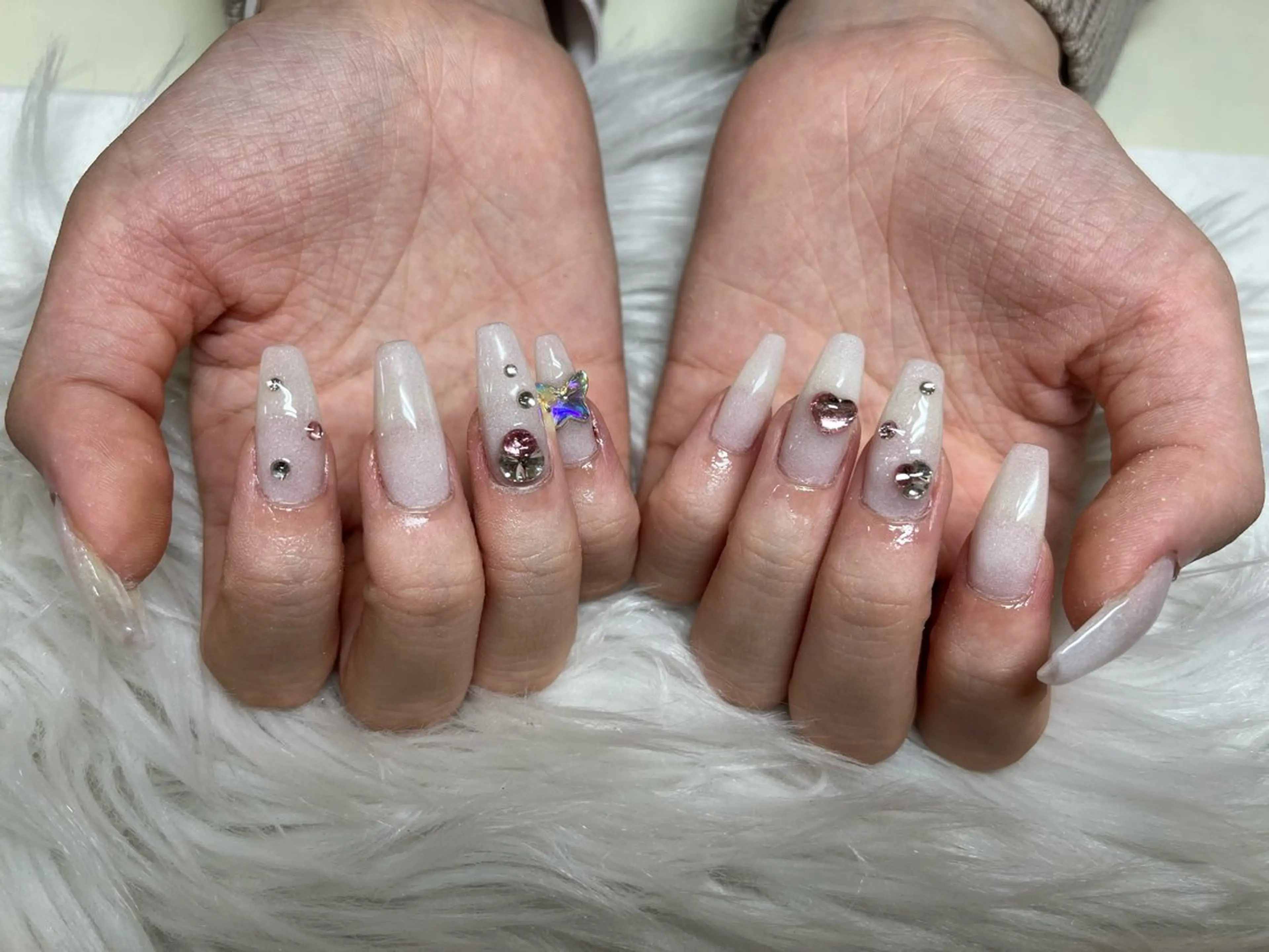 ネイル ワンカラーネイル スカルプネイル ストーンネイル SOARE🤍 🤍のネイルデザイン