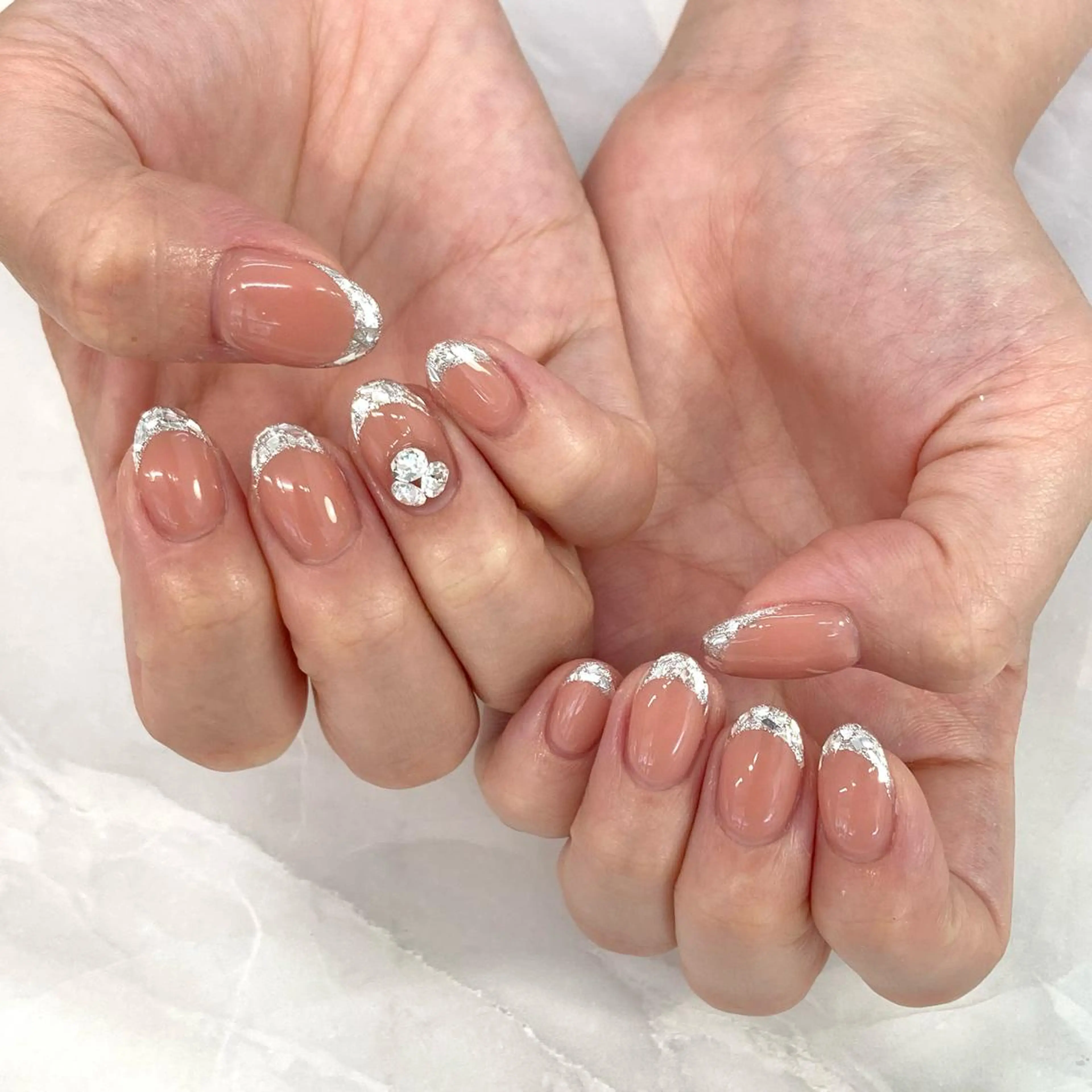 ネイル フレンチネイル ガラスフレンチ ストーンネイル KODA308 Saoriのネイルデザイン