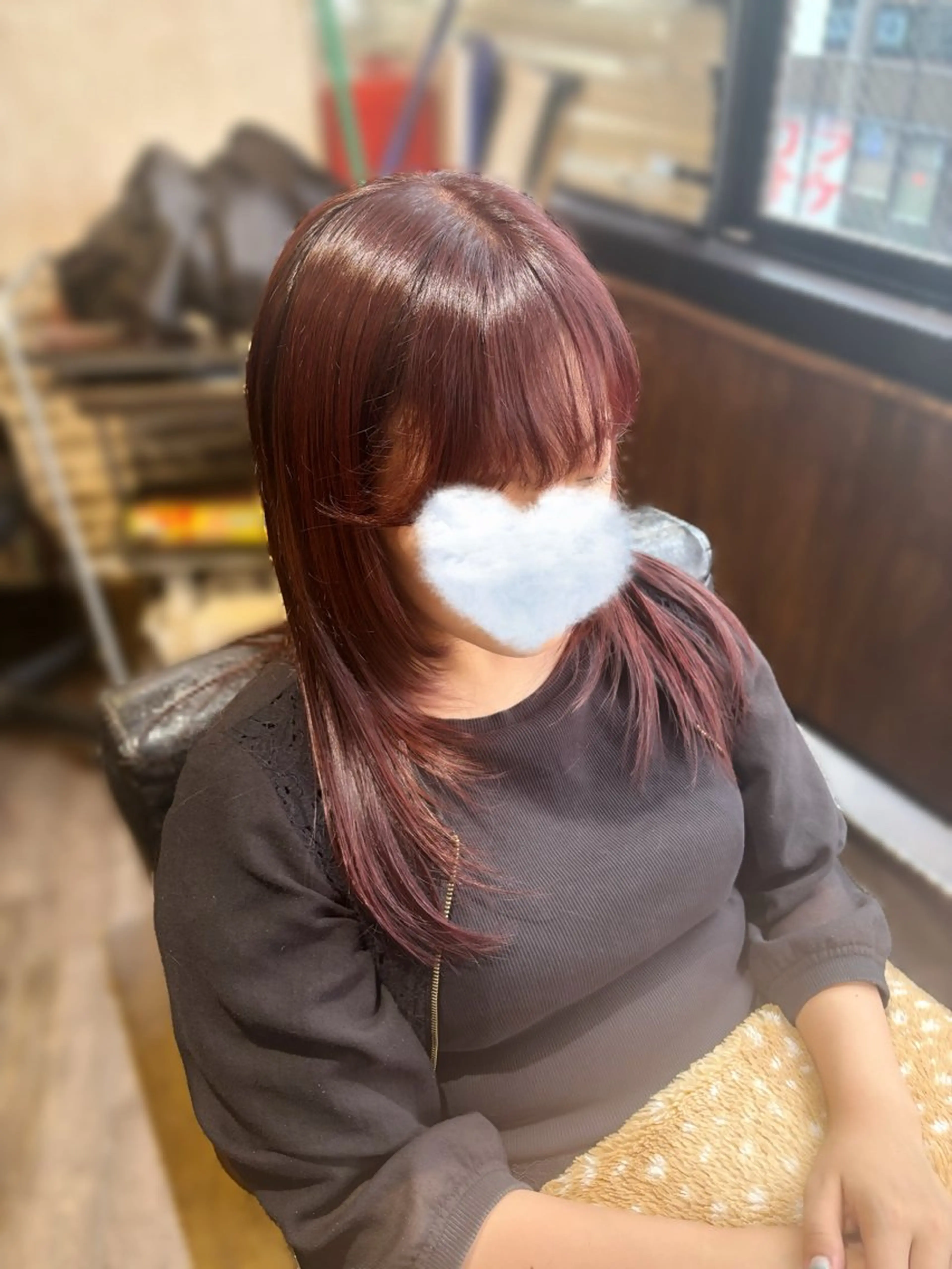 ミディアム カラー レッドカラー レイヤーカット LouLou Hair【ルルヘアー】所属・LouLou/ emmaのヘアスタイル