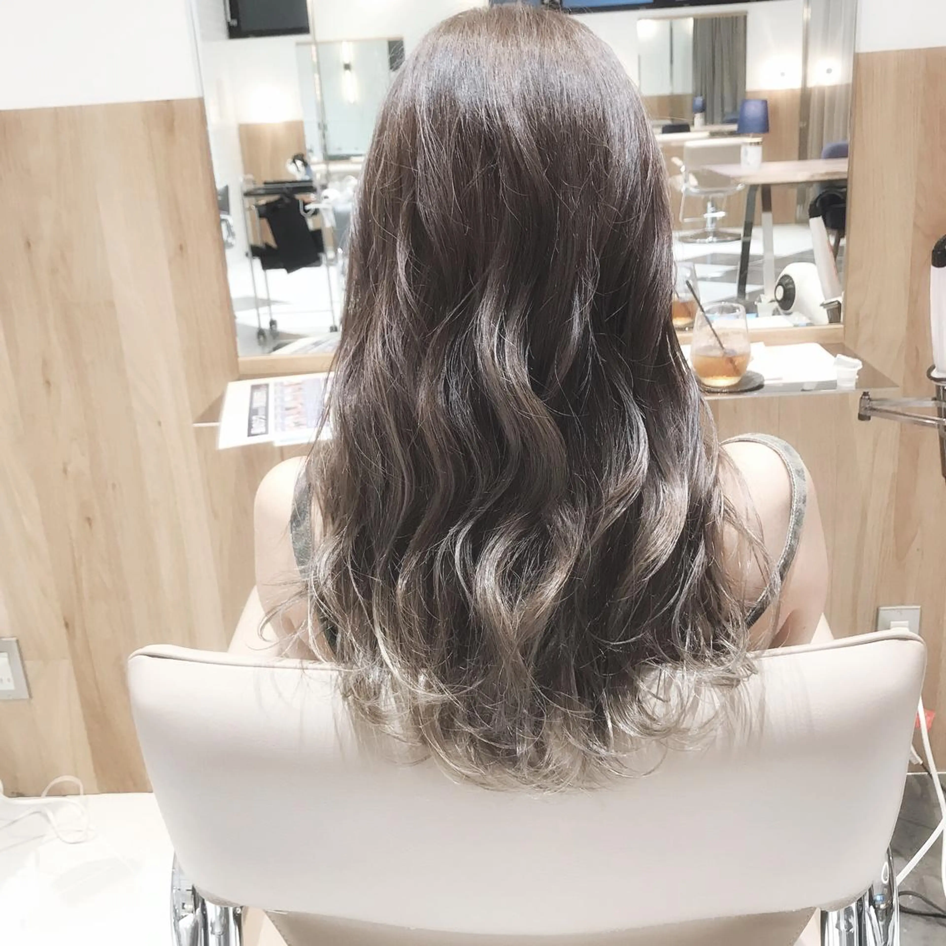 ロング カラー グラデーションカラー ハイライトカラー ハイライト ボブ/ハイトーン 立川loose 下田のヘアスタイル