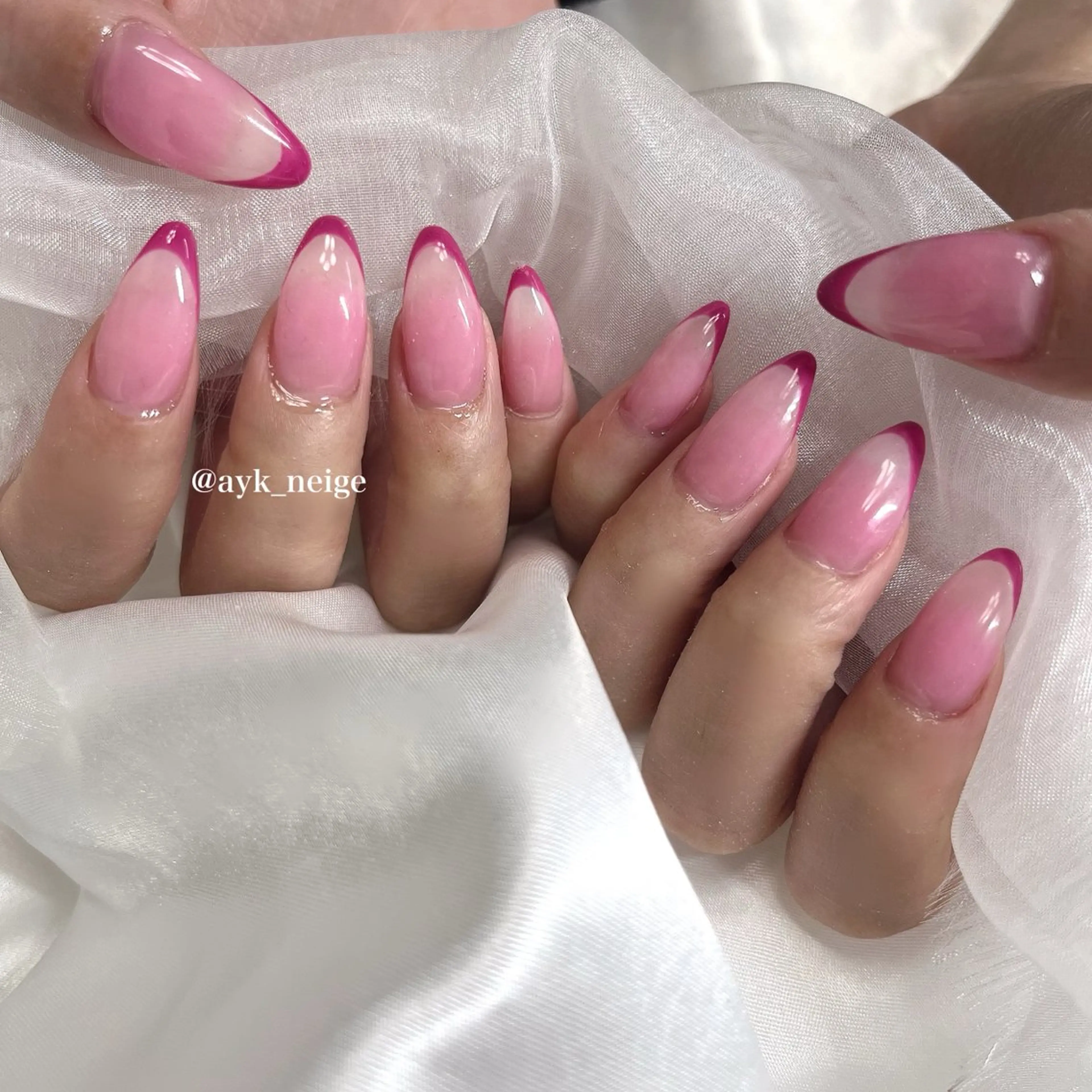 ネイル フットネイル キラキラネイル 韓国ネイル リボン シンプルネイル n'eige nail所属・大谷 綾香のネイルデザイン