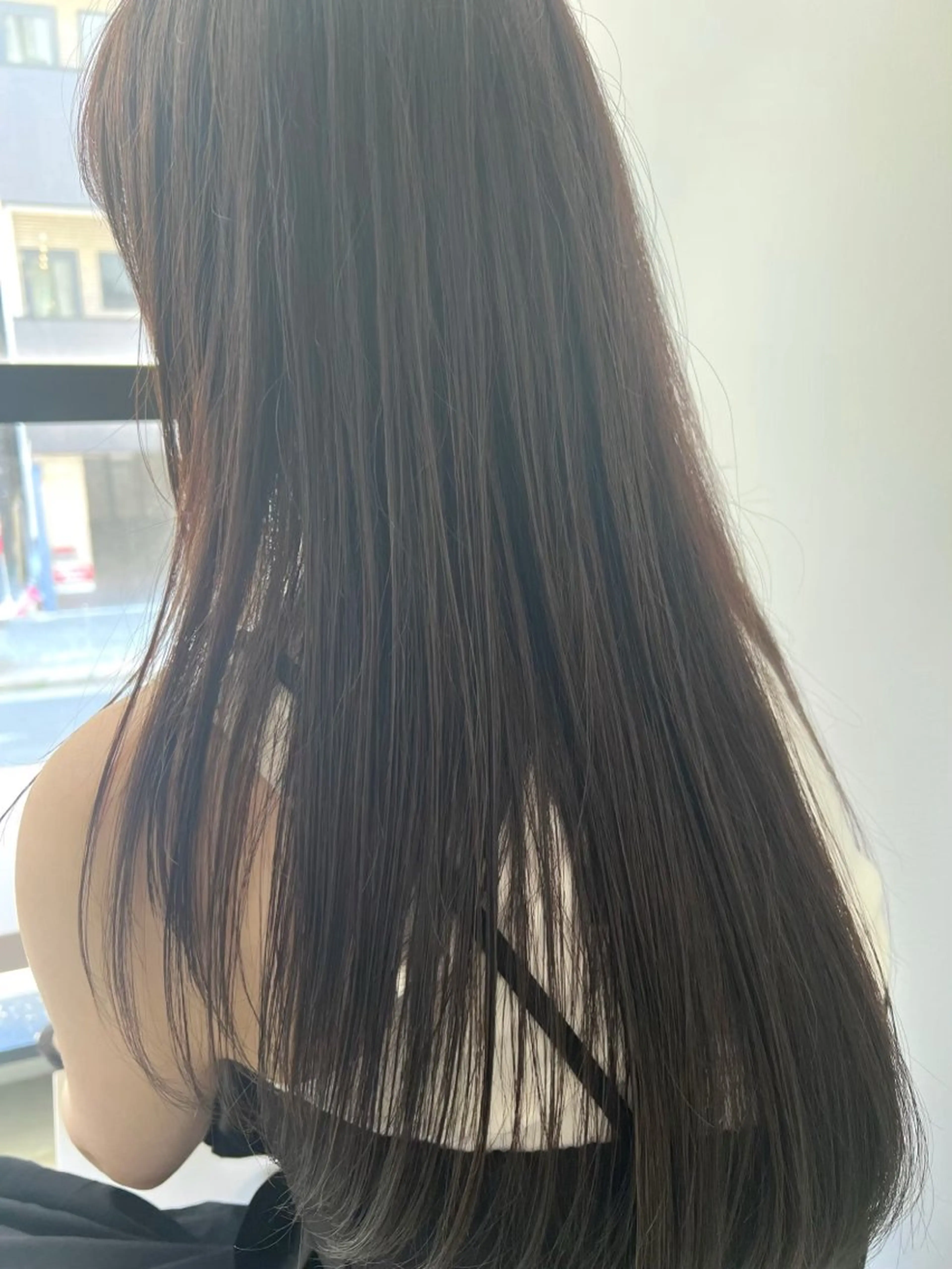 カラー 🌷花屋併設🌷 岡本明日実のヘアスタイル