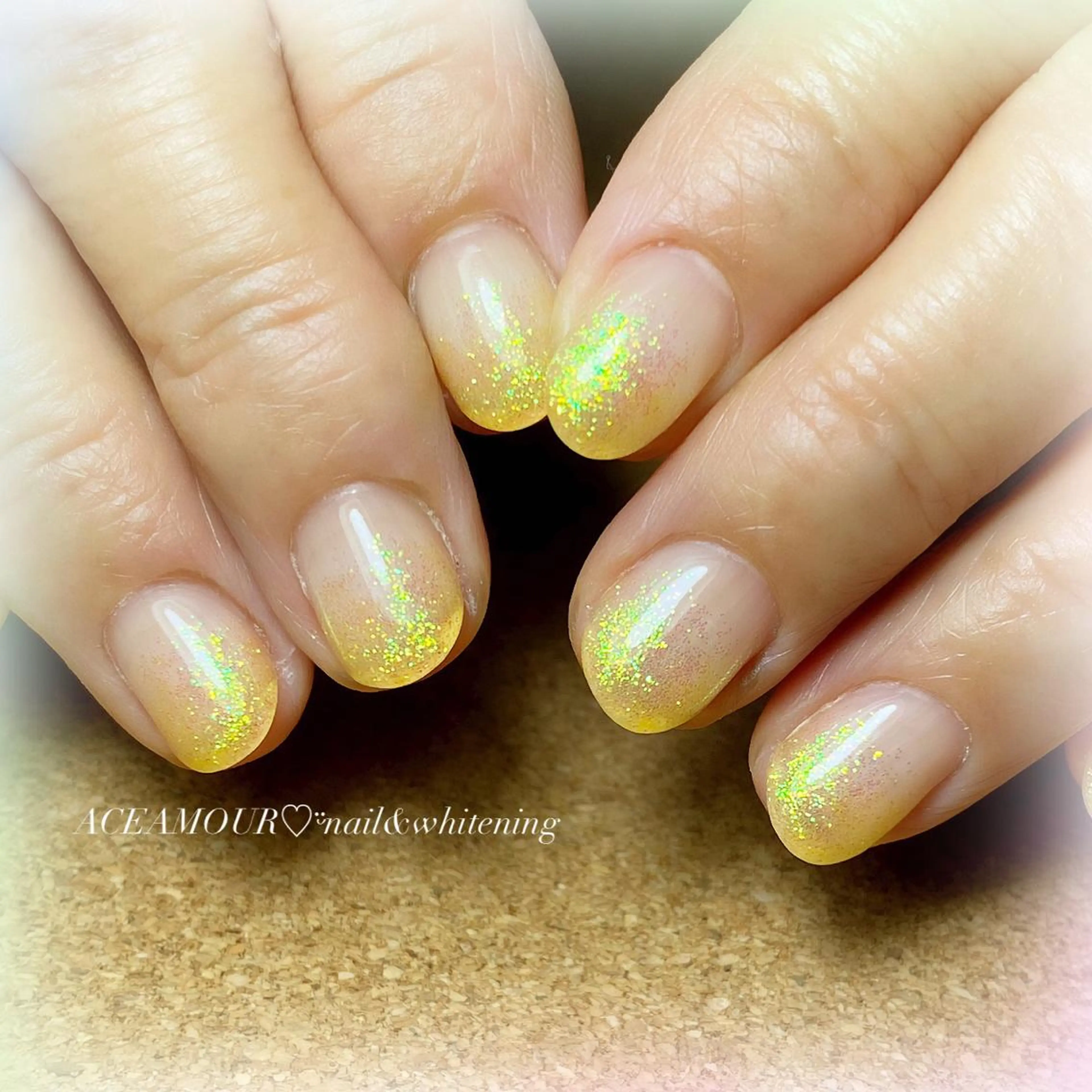 ネイル グラデーション ラメ(グリッター) ラメグラデーション 黄色 ネイル/耳つぼ /新ホワイトニングのネイルデザイン