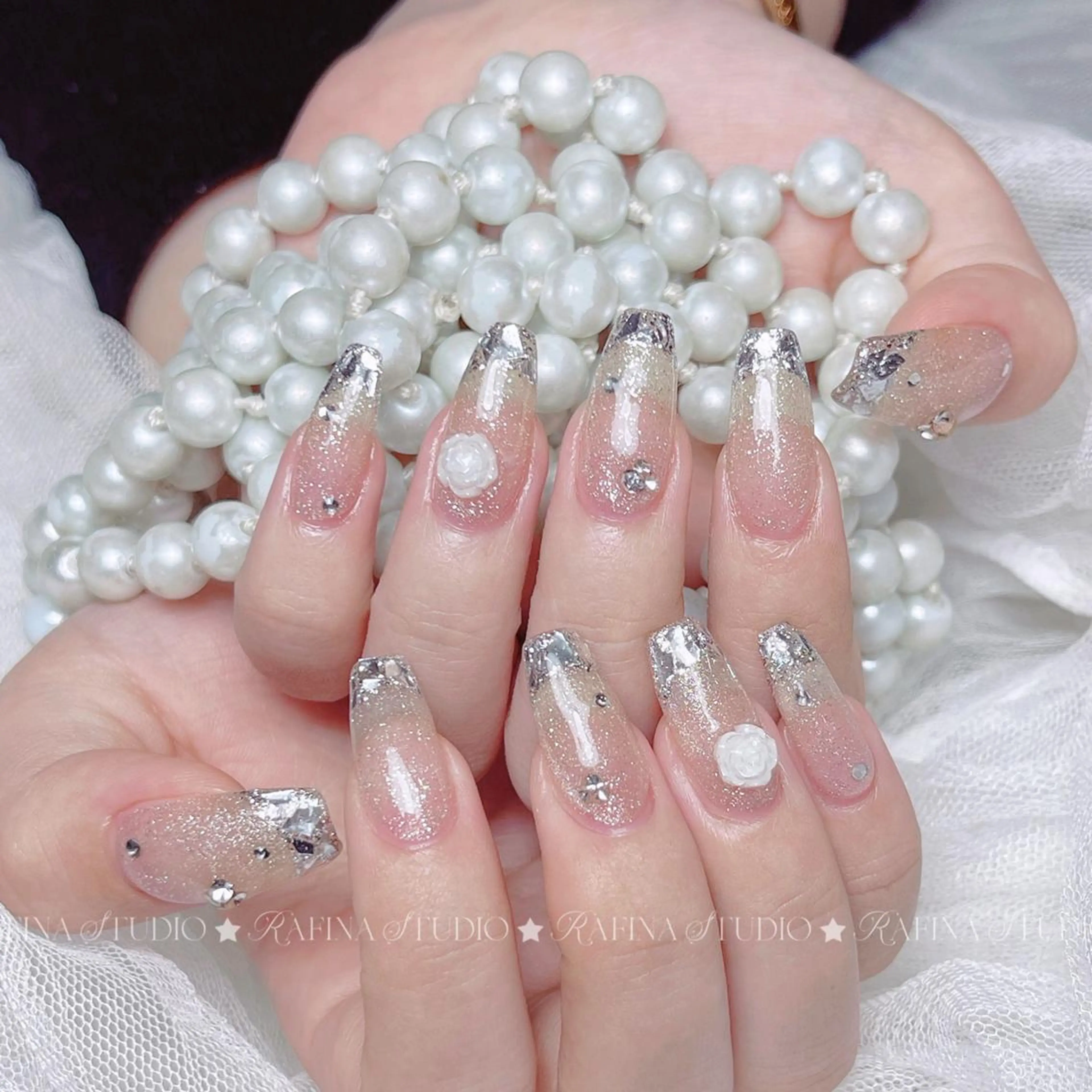 ネイル 玲央 YOYOのネイルデザイン