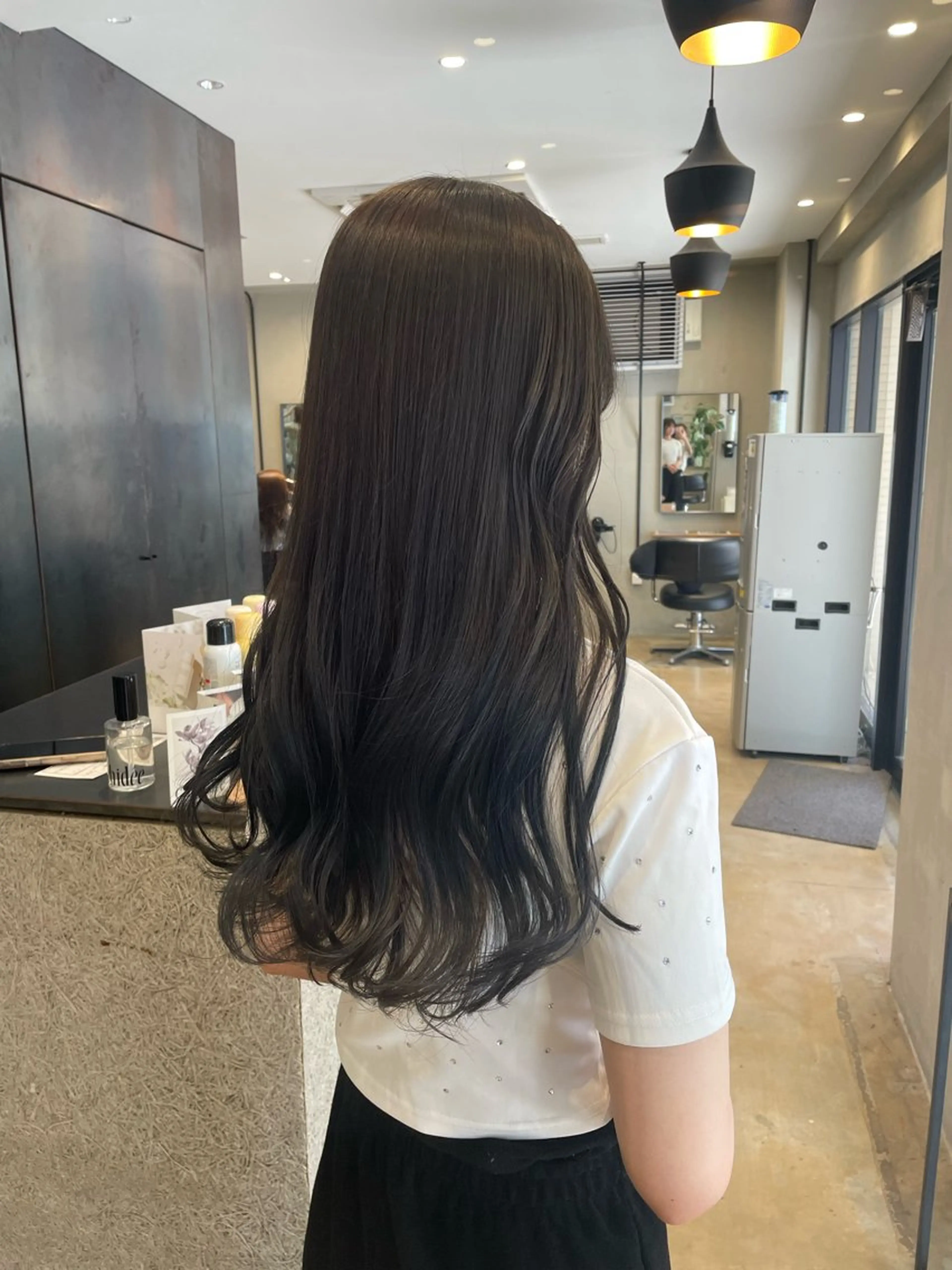 ミディアム カラー 博多/ブリーチ/レイ ヤーカット/莉子のヘアスタイル