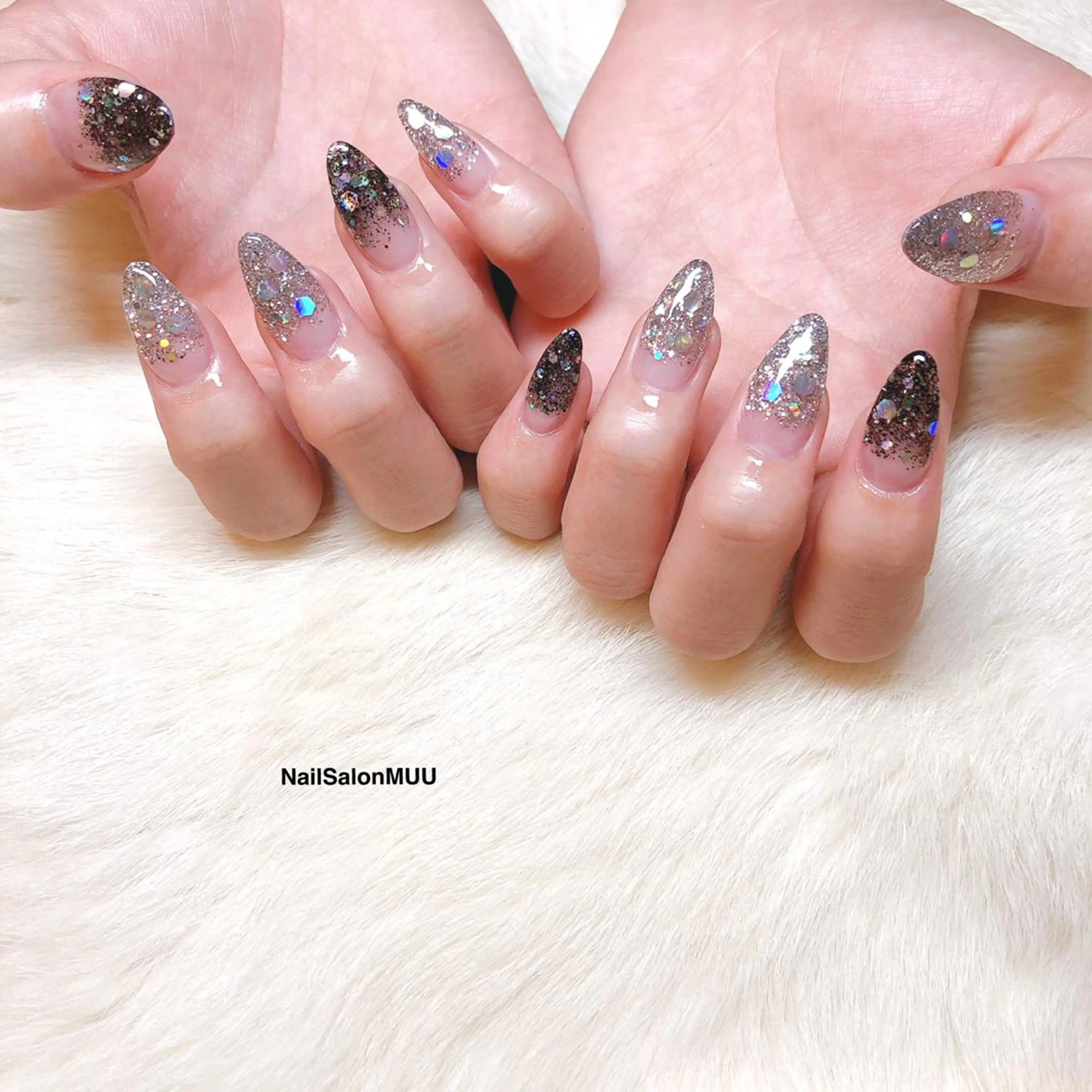 ネイル アートネイル ラメ(グリッター) 持ち込み オフィスネイル シルバー 松村 みおのネイルデザイン