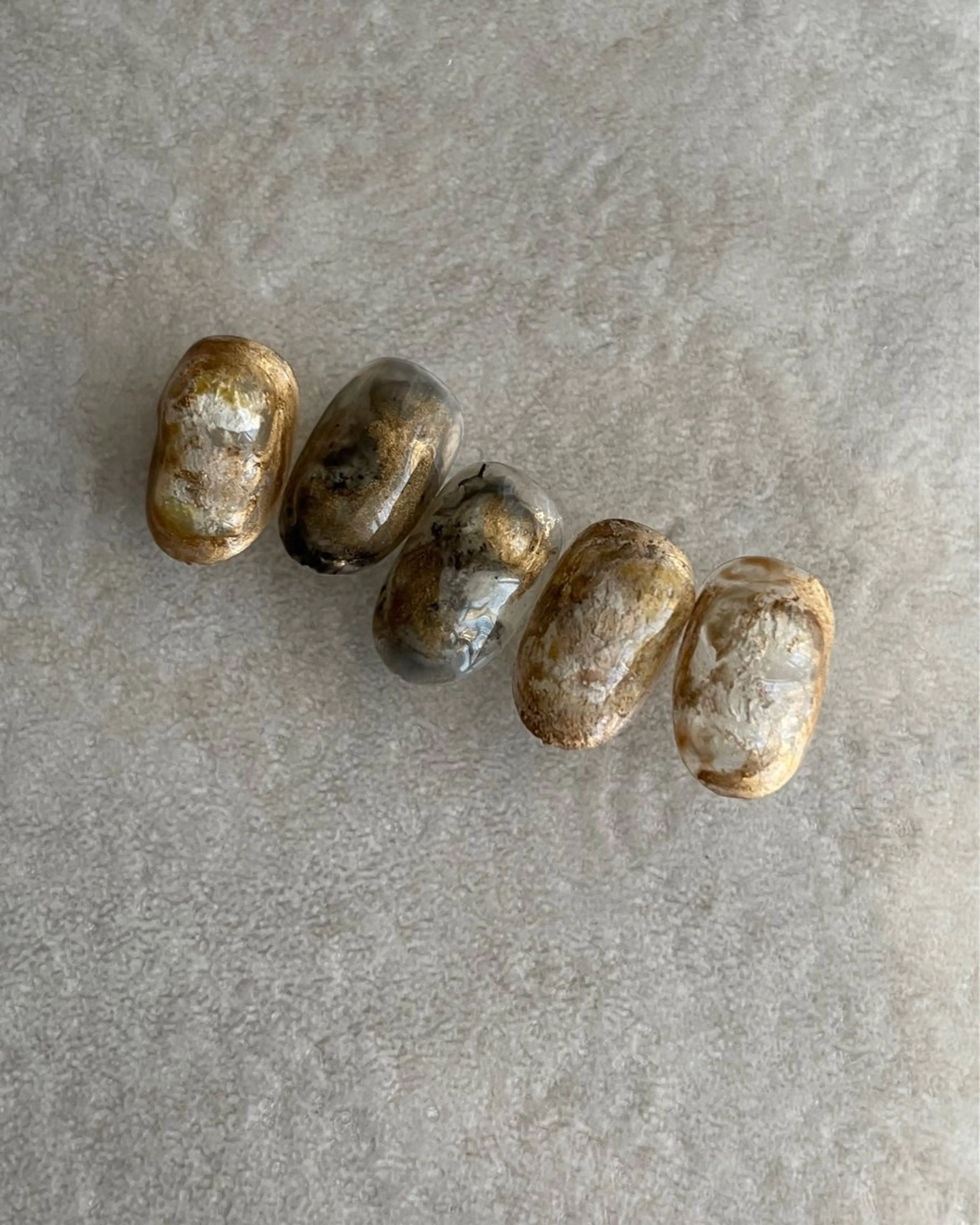 ネイル ニュアンスネイル ぷっくりネイル ハンドネイル "achoe" コエ HARUNAのネイルデザイン