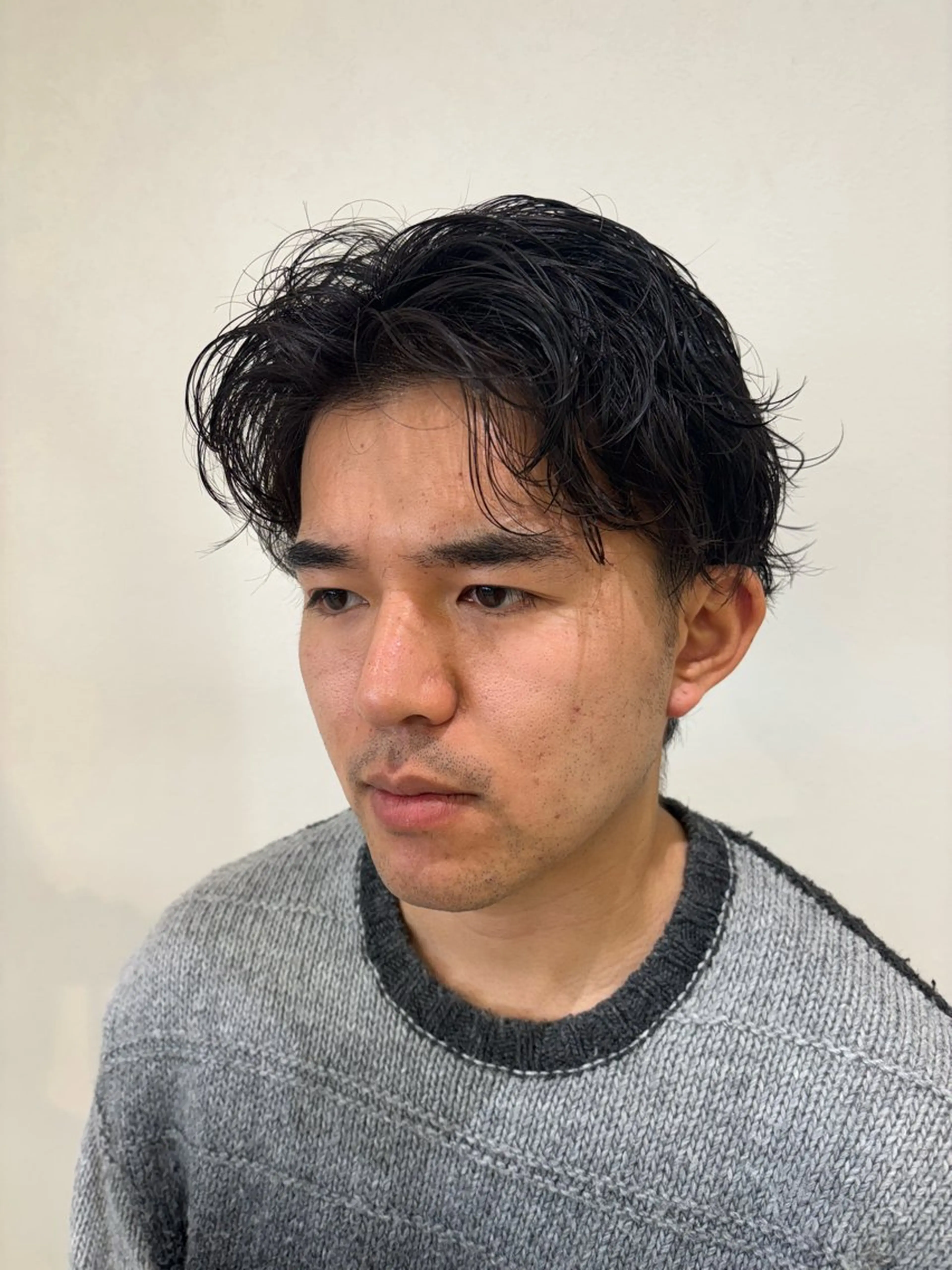 パーマ メンズ ビジネス メンズパーマ スペインカール 波巻きパーマ ニュアンスパーマ カット パーマ メンズパーマ/ スパイキー/フェードのヘアスタイル