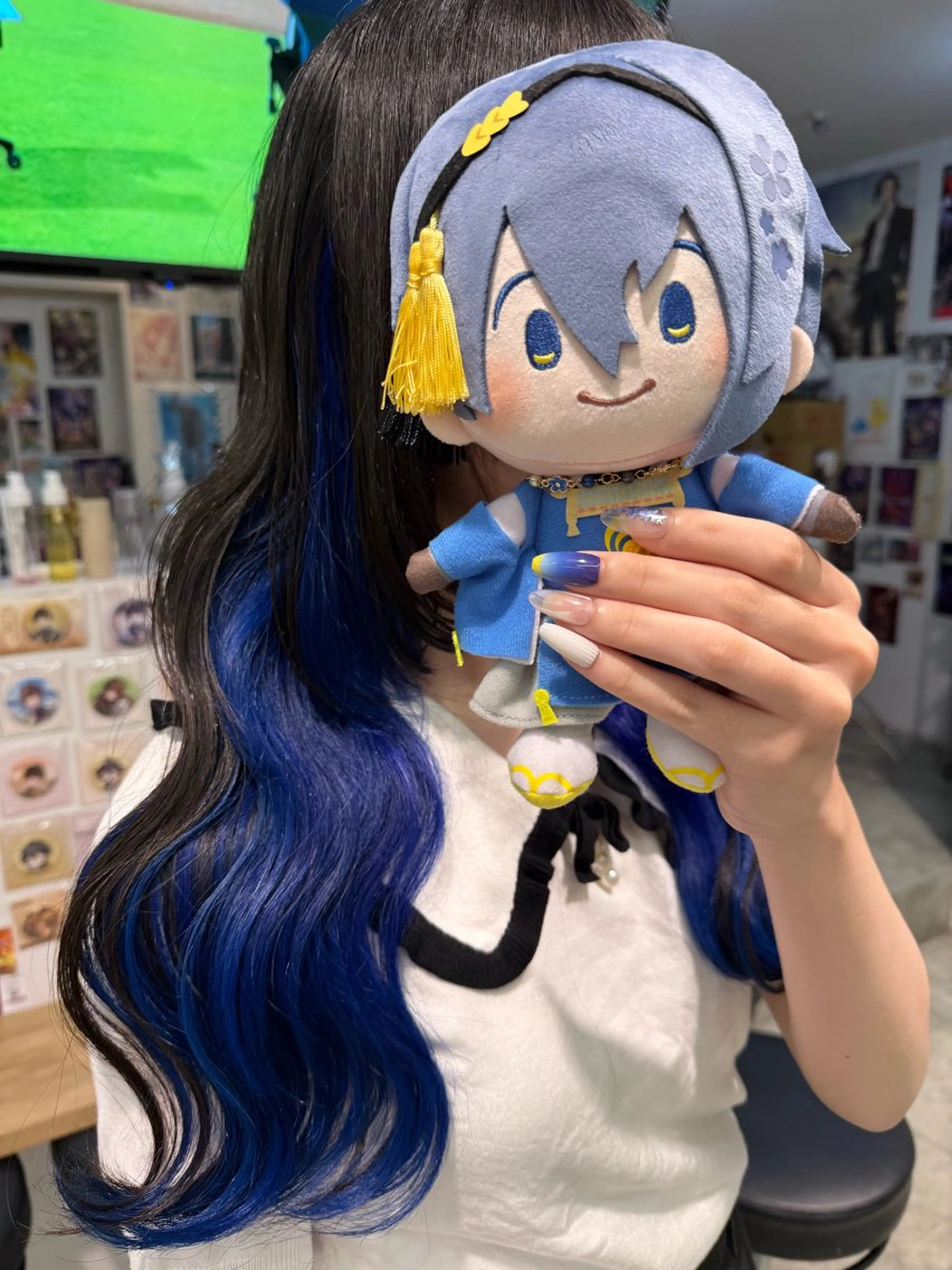 ミディアム カラー ブリーチ ブルーカラー ケアブリーチ ダブルカラー インナーカラー ヘアカラー トリートメント インナーカラー 推し ブリーチ 髪質改善のヘアスタイル