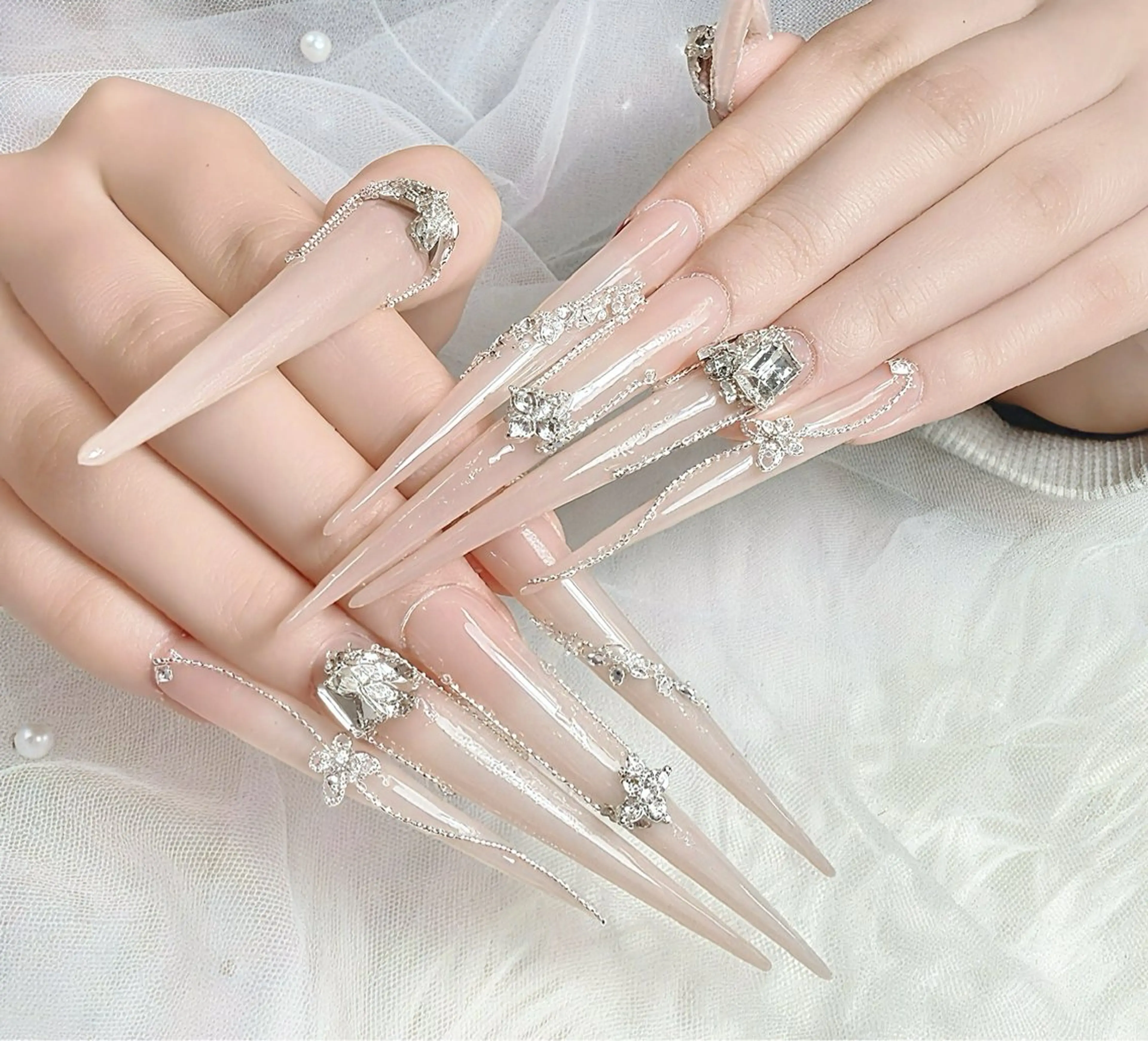 ネイル キラキラネイル ロングネイル ワンカラーネイル スーパーロングネイル ワンホンネイル ハンドネイル ハンドケア Gote Kawa nail salonのネイルデザイン