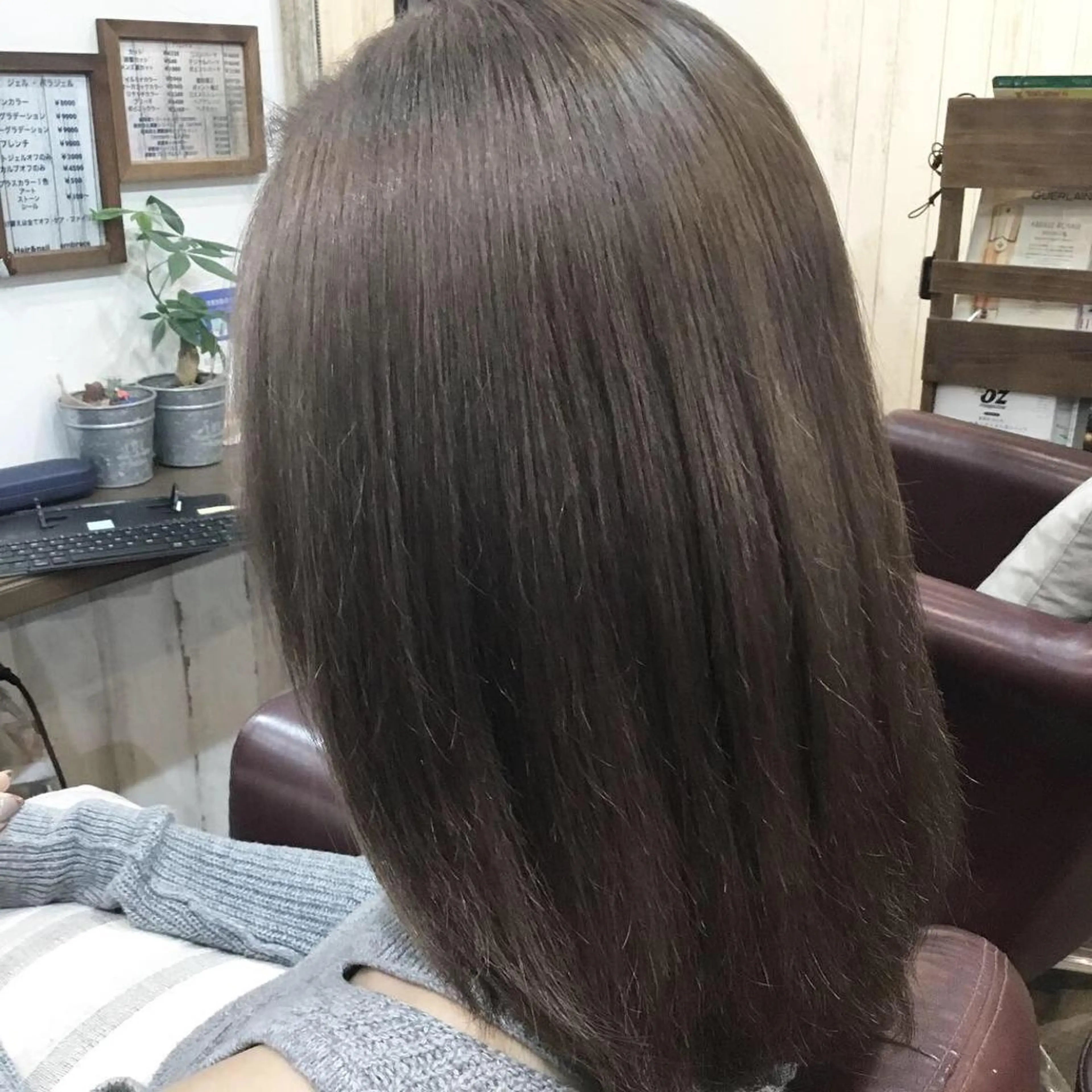 ミディアム カラー embrace エンブレイスのヘアスタイル