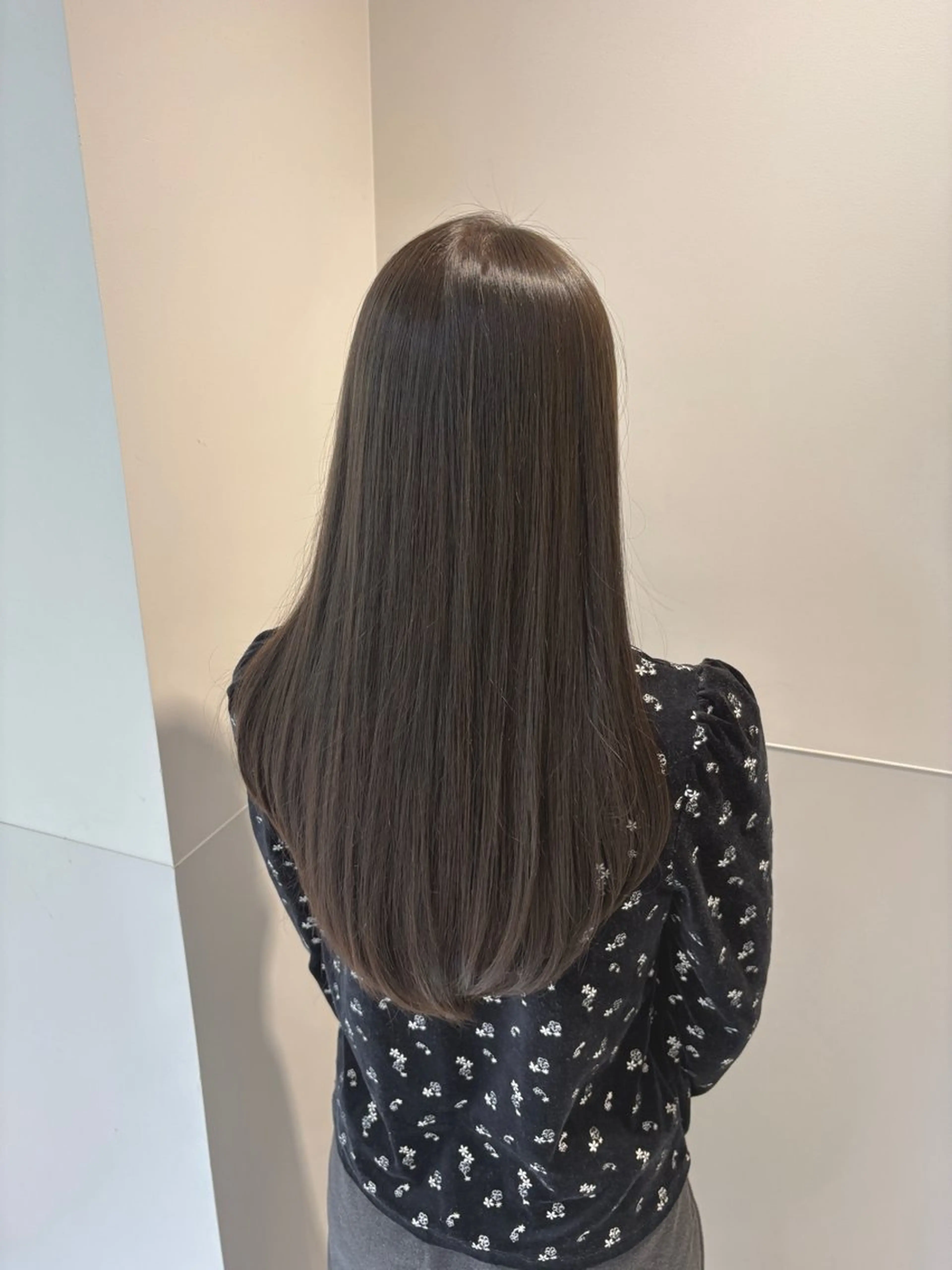 カット+カラー【透明感カラー】【艶髪カラー】【レイヤーカット】【切りっぱなしカット】の写真