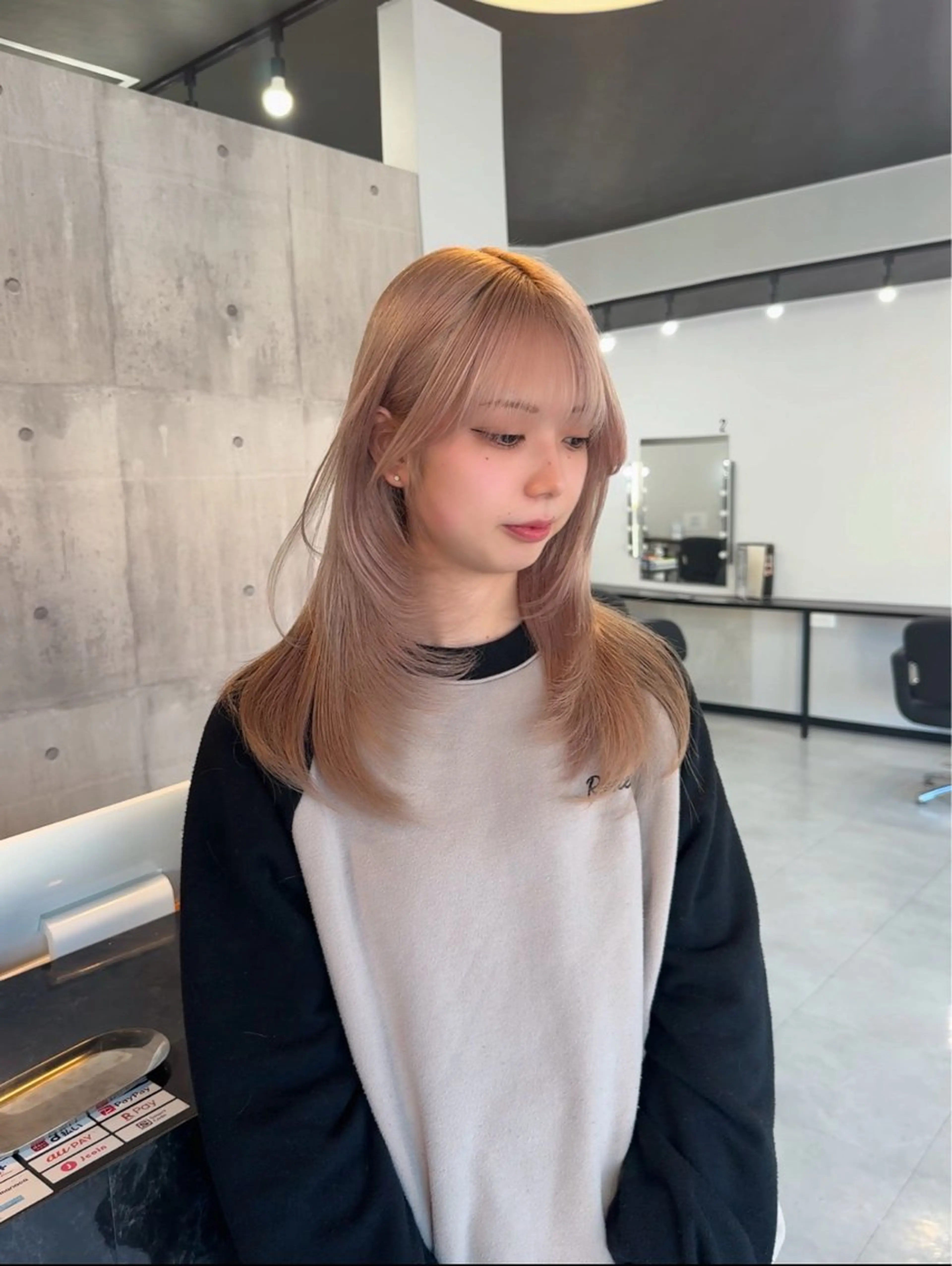 ロング カット レイヤー・ブリーチ kiyotoshiのヘアスタイル