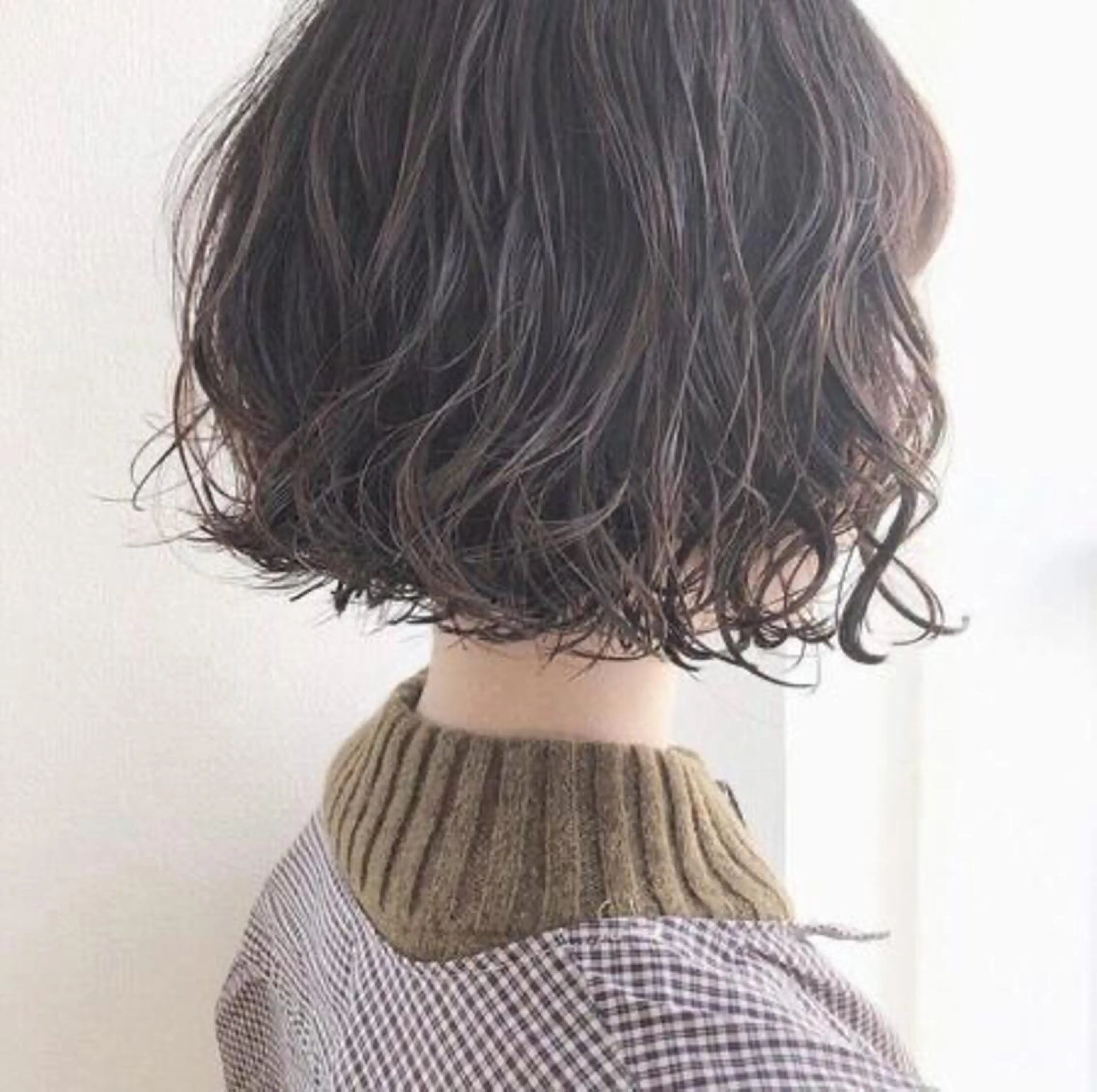 ミディアム パーマ 💚ミヤマ アンナ☘️のヘアスタイル