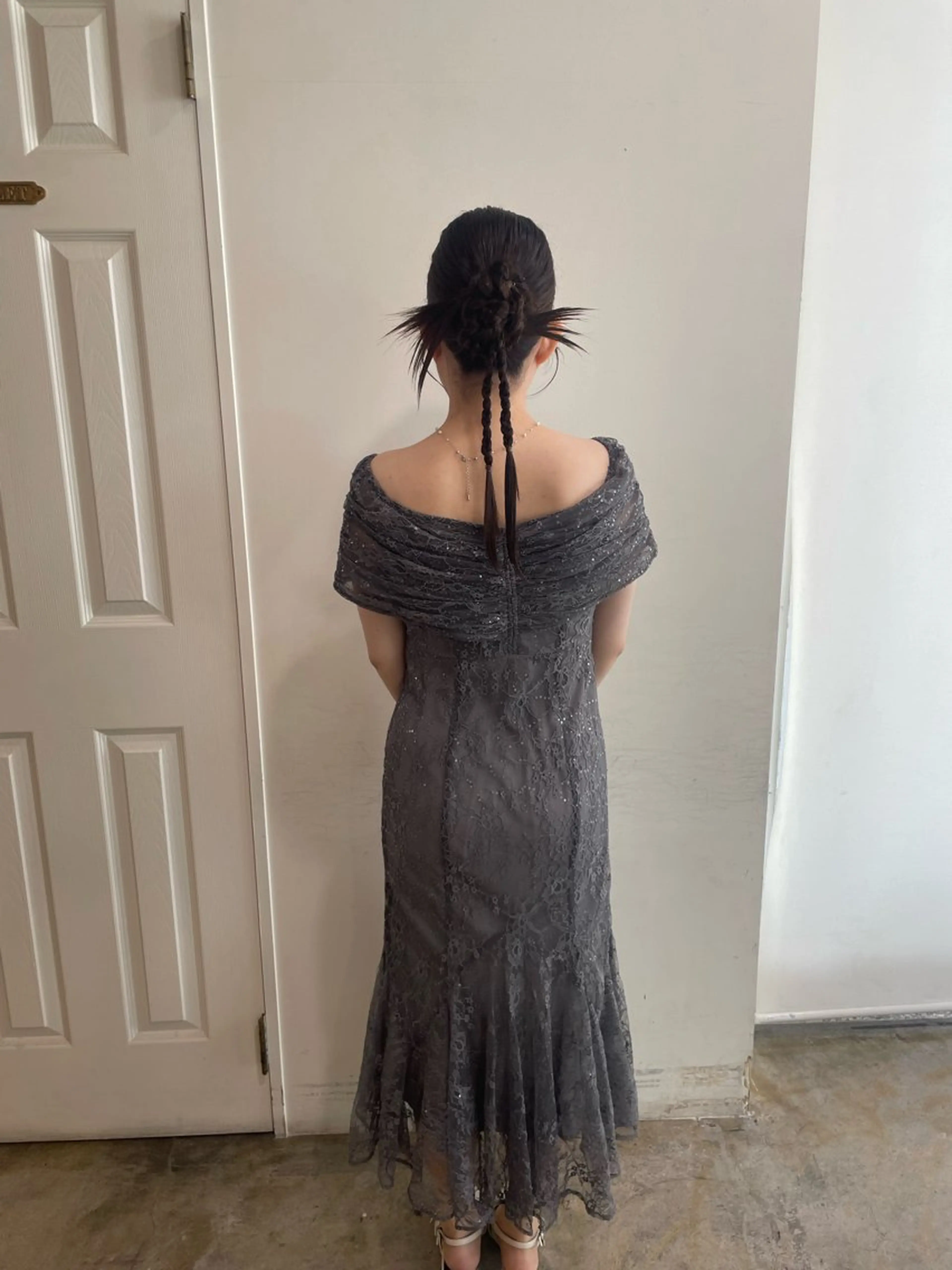 セミロング ヘアアレンジ ヘアセット MIOベージュカラー 柔らかいカラーのヘアスタイル