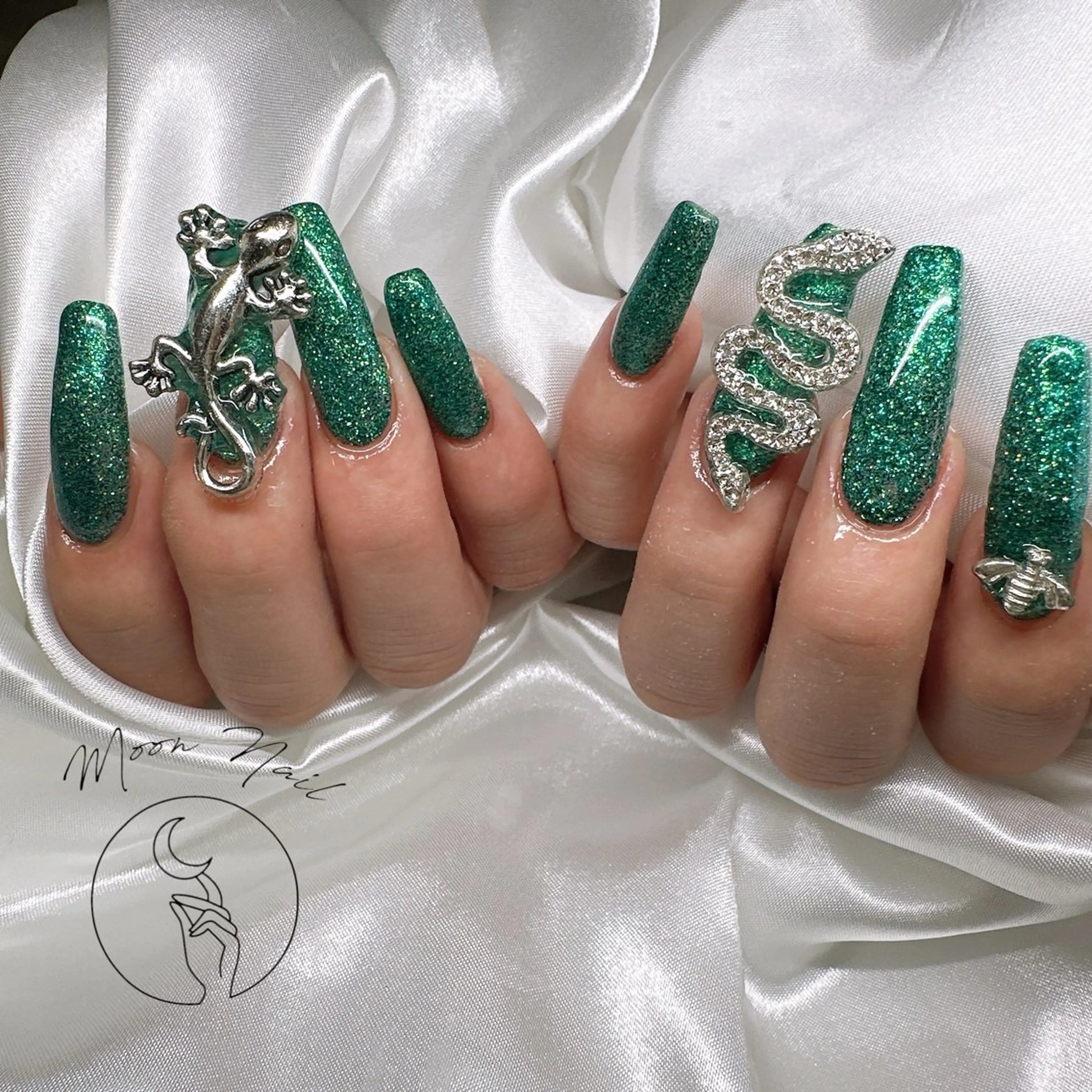 ネイル Moon  Nail /栄　大須のネイルデザイン