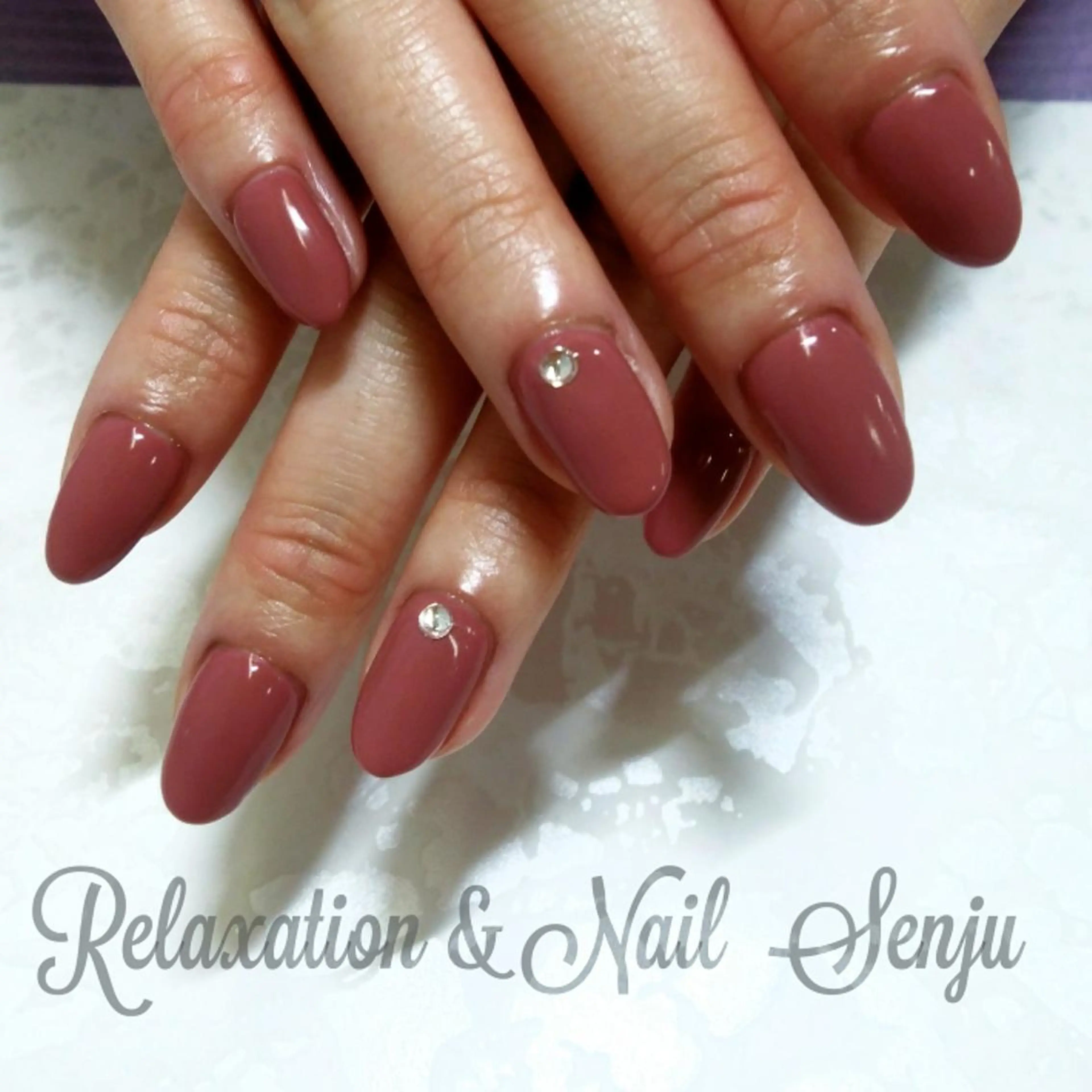 ネイル ワンカラーネイル ストーンネイル リラクゼーション＆ネイル仙殊~センジュ~所属・senju 　のネイルデザイン