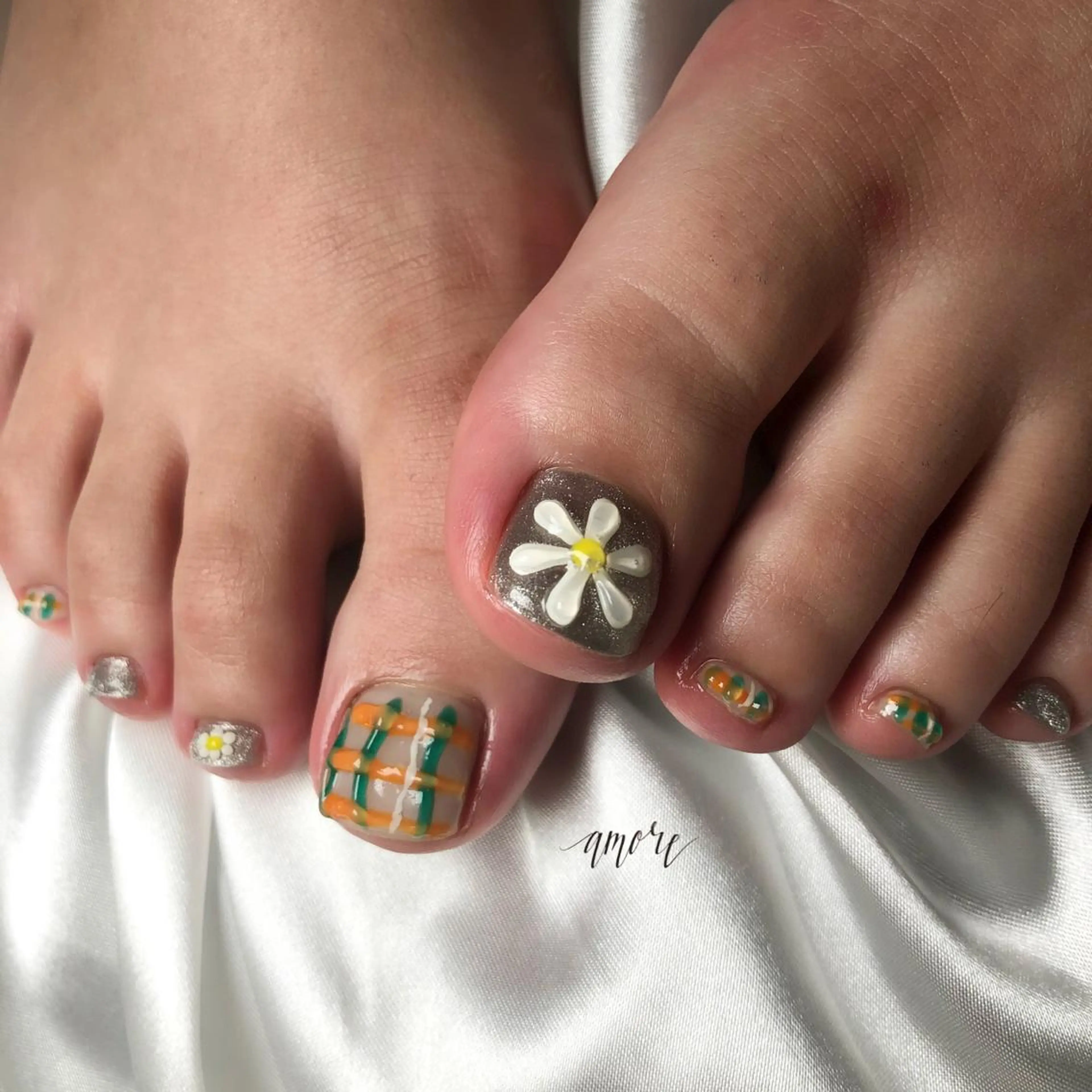 ネイル フットネイル ジェルネイル 氷ネイル・うるうるネイル マグネットネイル ミラーネイル You kyehwaのネイルデザイン