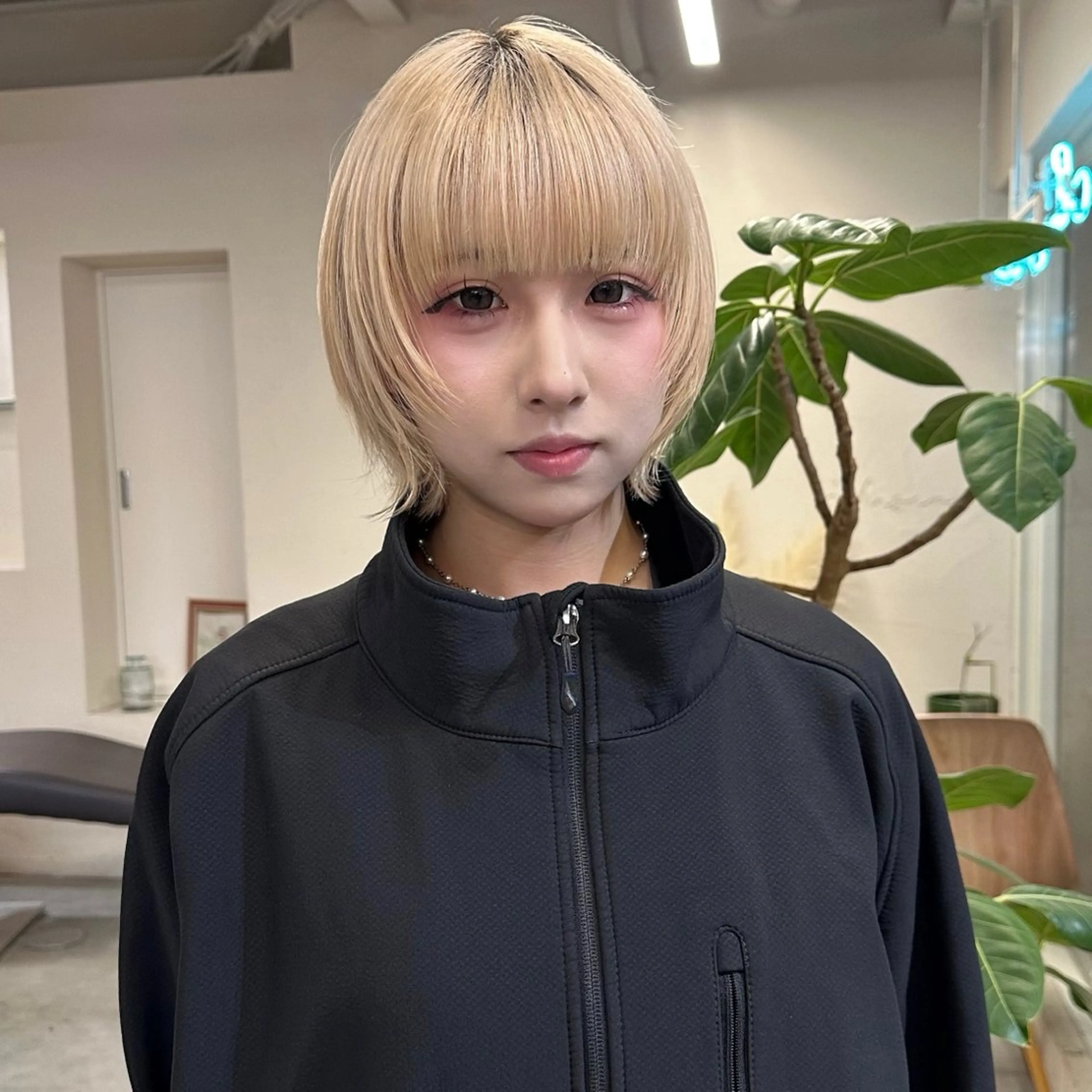 ショート カラー カット ヘアカラー トリートメント ハイトーン×似合わせ 🌱中川慎之介のヘアスタイル