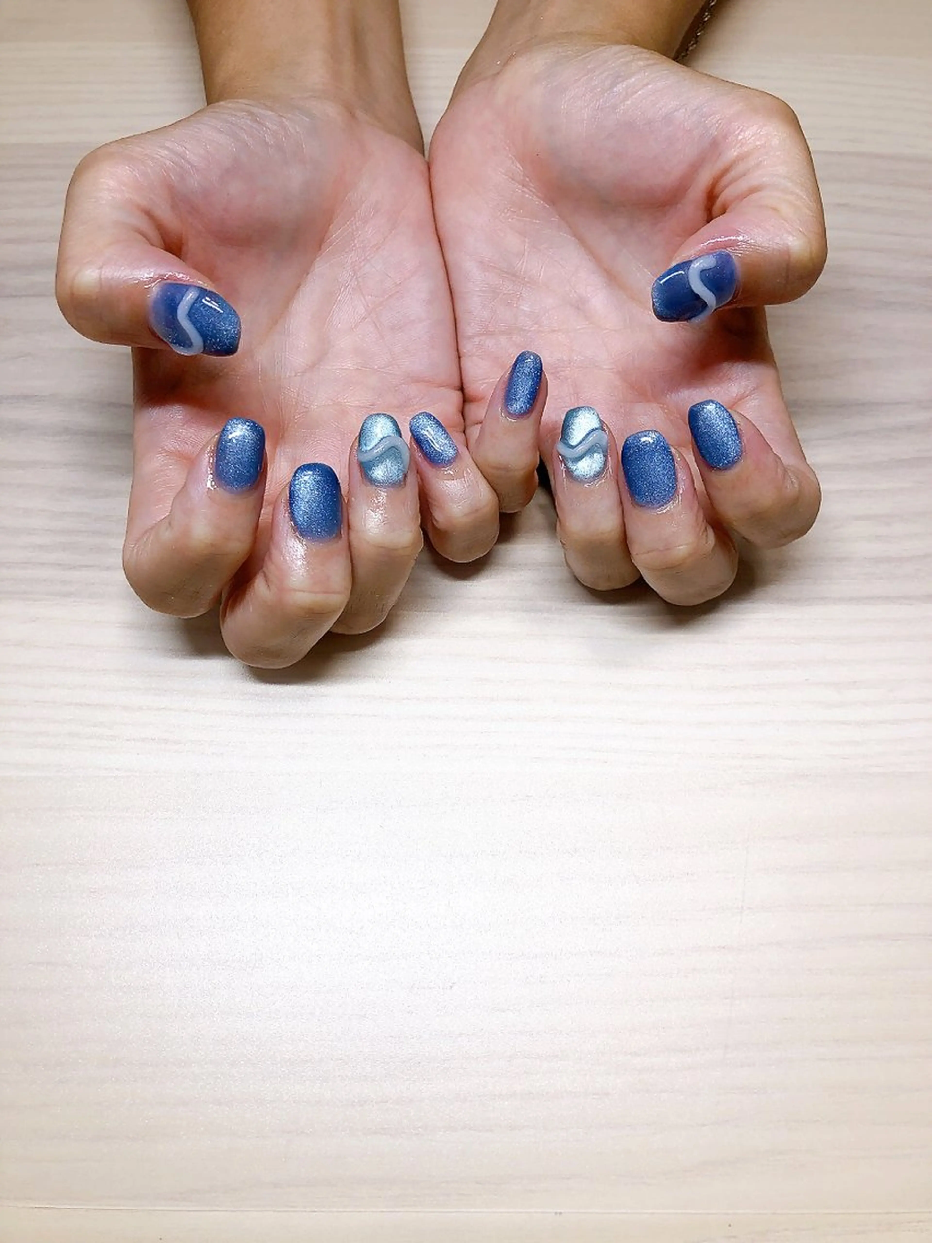 ネイル マグネットネイル デ・アイム「nail salon MIMIPARUN」所属・ナリス化粧品 MIMIPARUNのネイルデザイン