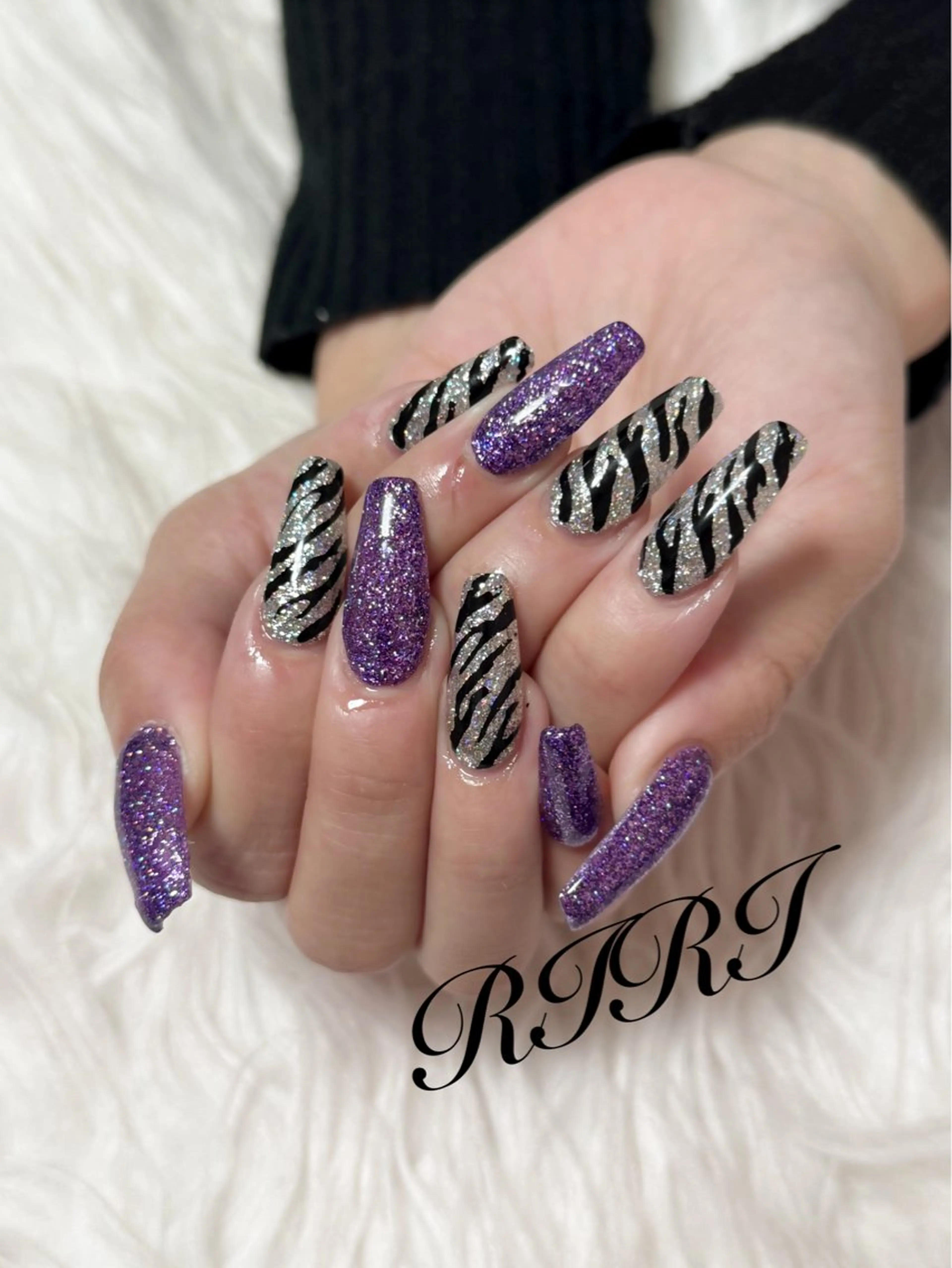 ネイル アニマル柄 成人式 ジェルネイル ラメ(グリッター) ロングネイル ハンドネイル riri オーナーのネイルデザイン