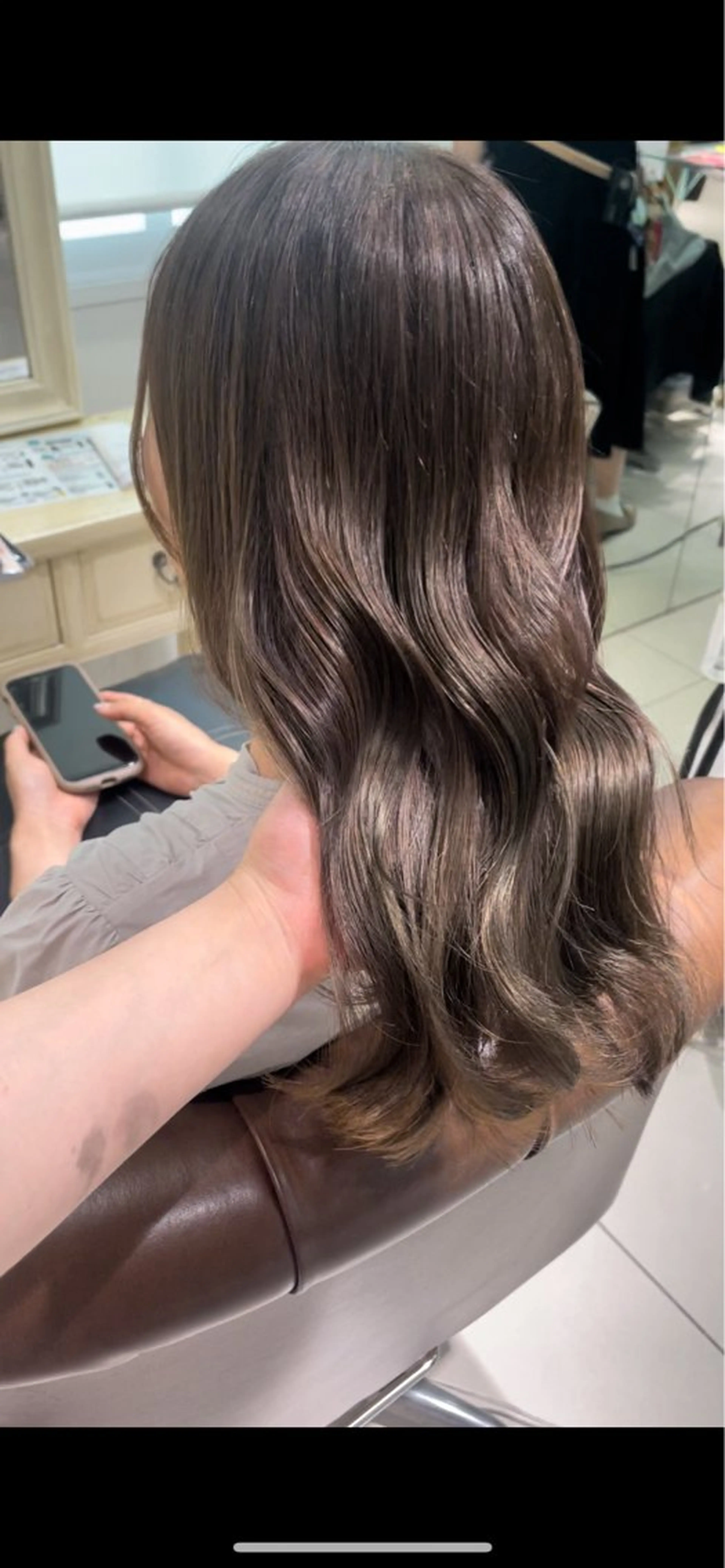 ロング カラー ベージュカラー 透明感カラー オリーブベージュ ‎Lby home 🪽mikuのヘアスタイル