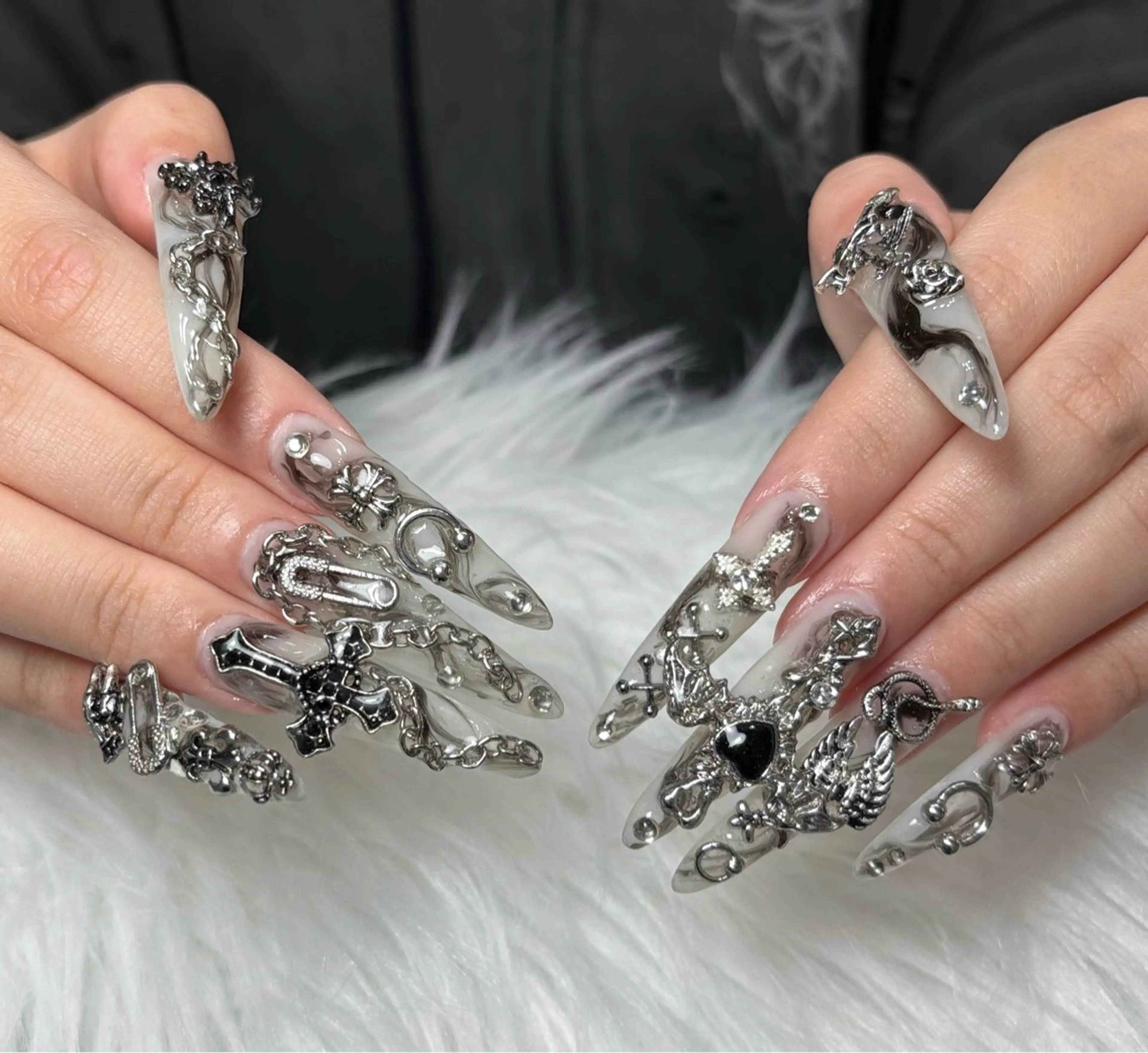 ネイル アートネイル 長さ出し ジェルネイル マグネットネイル ニュアンスネイル なな_ CloudyChanのネイルデザイン