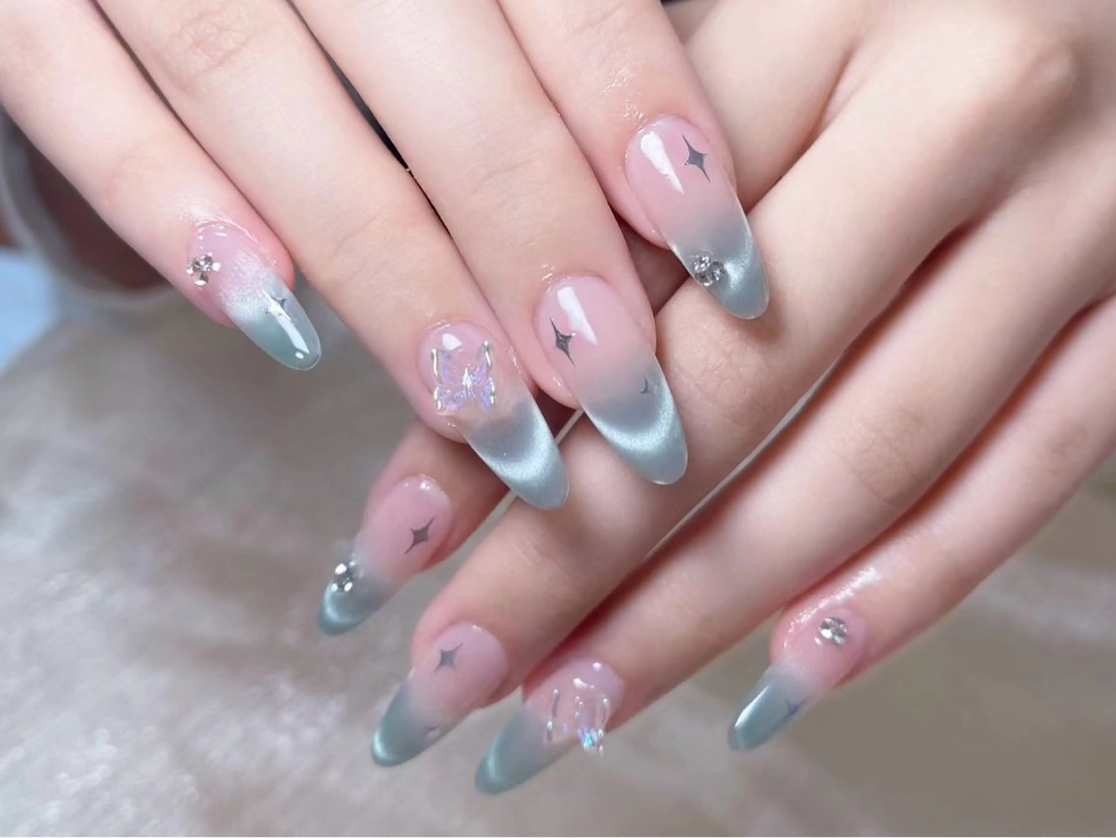 ネイル アートネイル チークネイル 長さ出し フットネイル ジェルネイル ハンドネイル ハンドケア ラッキーネイルサロン 西川口東口店のネイルデザイン