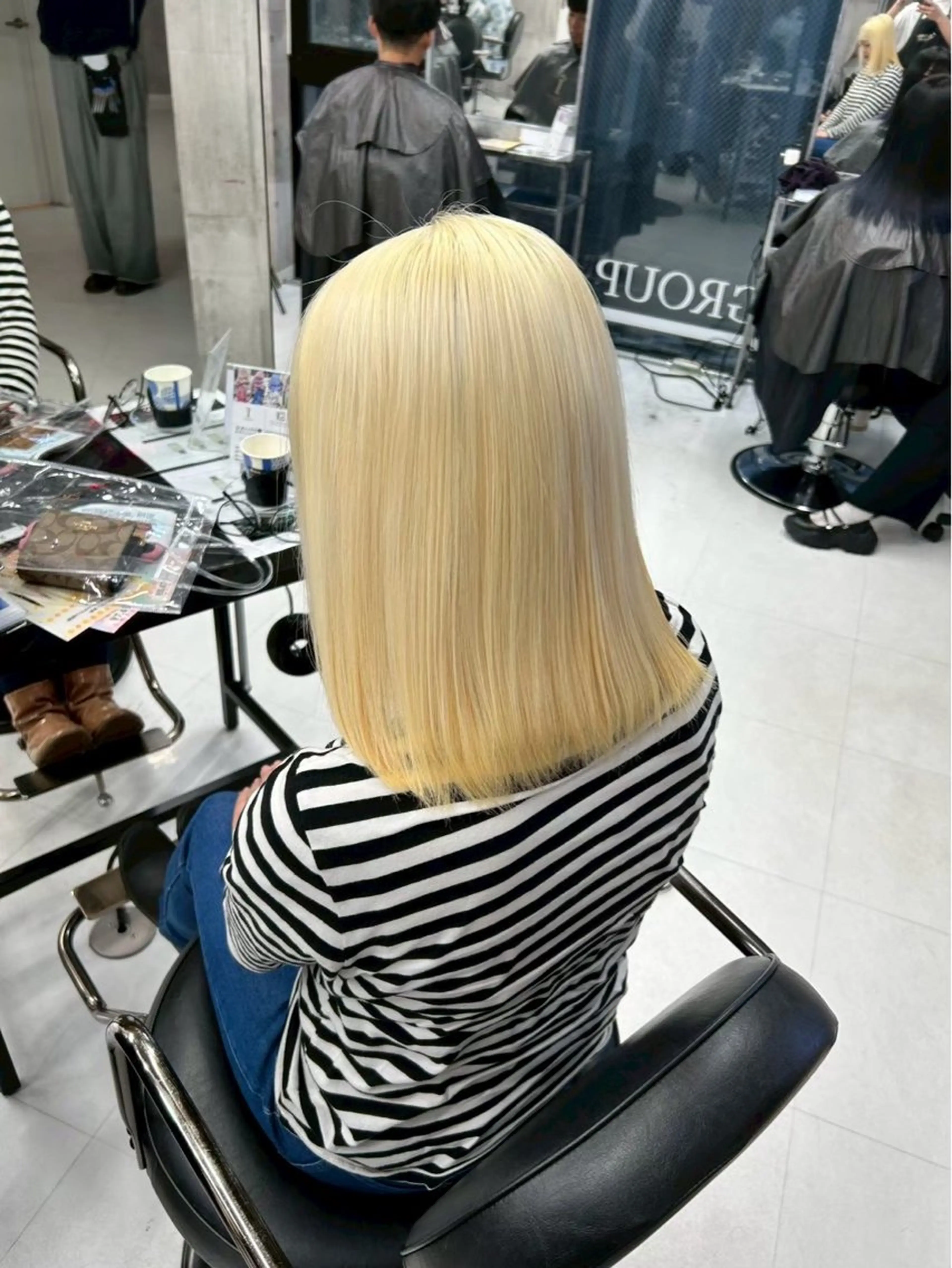 セミロング カラー アッシュ バレイヤージュ ミストバング ブリーチ ブロンド ヘアカラー トリートメント hayato🌟/ やわらかハイトーンのヘアスタイル