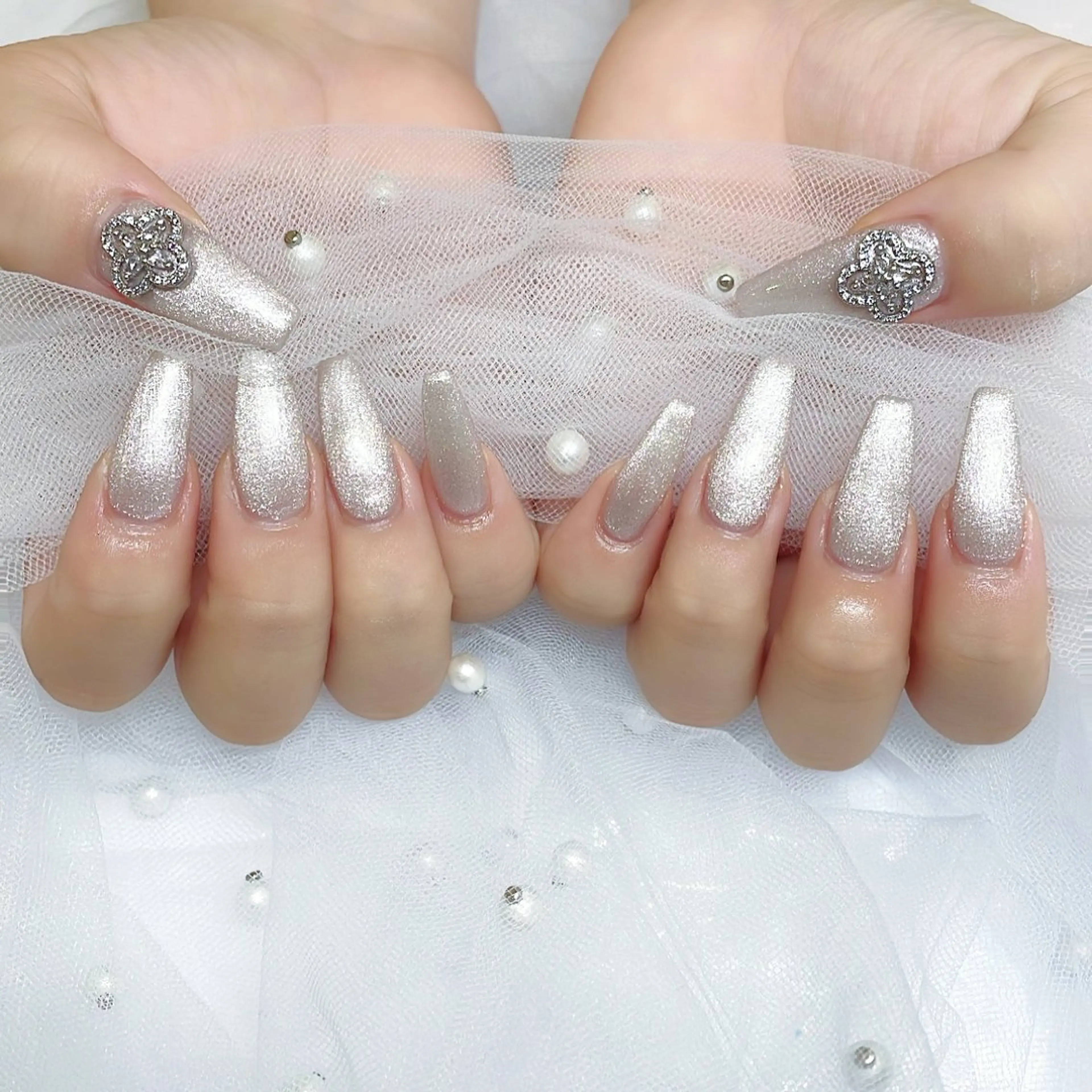 ネイル ハンドネイル misaki 🩰‎🤍🎀のネイルデザイン