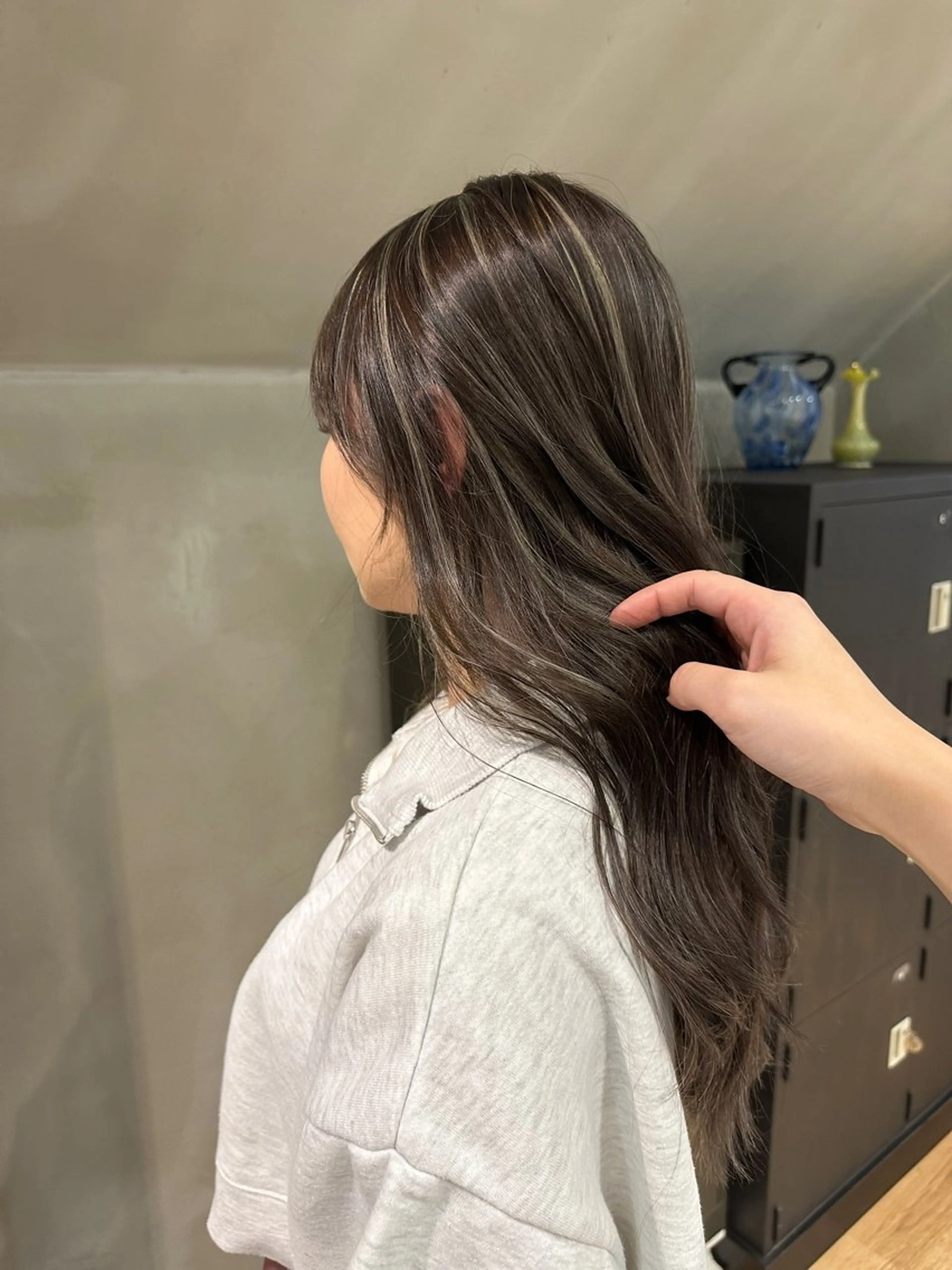 ロング ヘアカラー mei🪽 カラーモデルのヘアスタイル